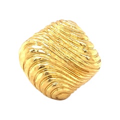 Anillo de oro amarillo de 18 quilates de Henry Dunay, hacia la década de 1970