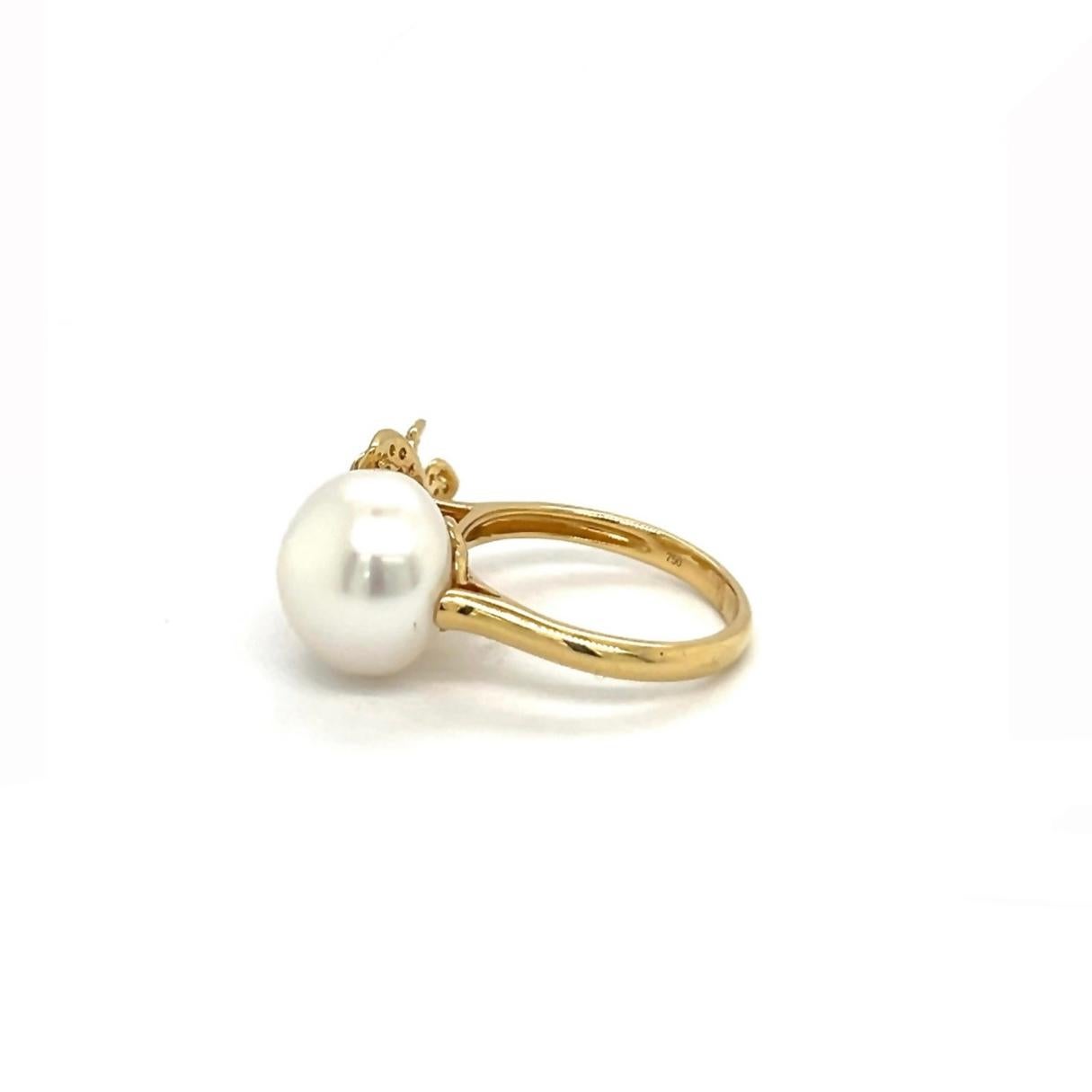 Bague en or jaune 18 carats avec perle de culture et diamants de 0,32 carat en vente 1