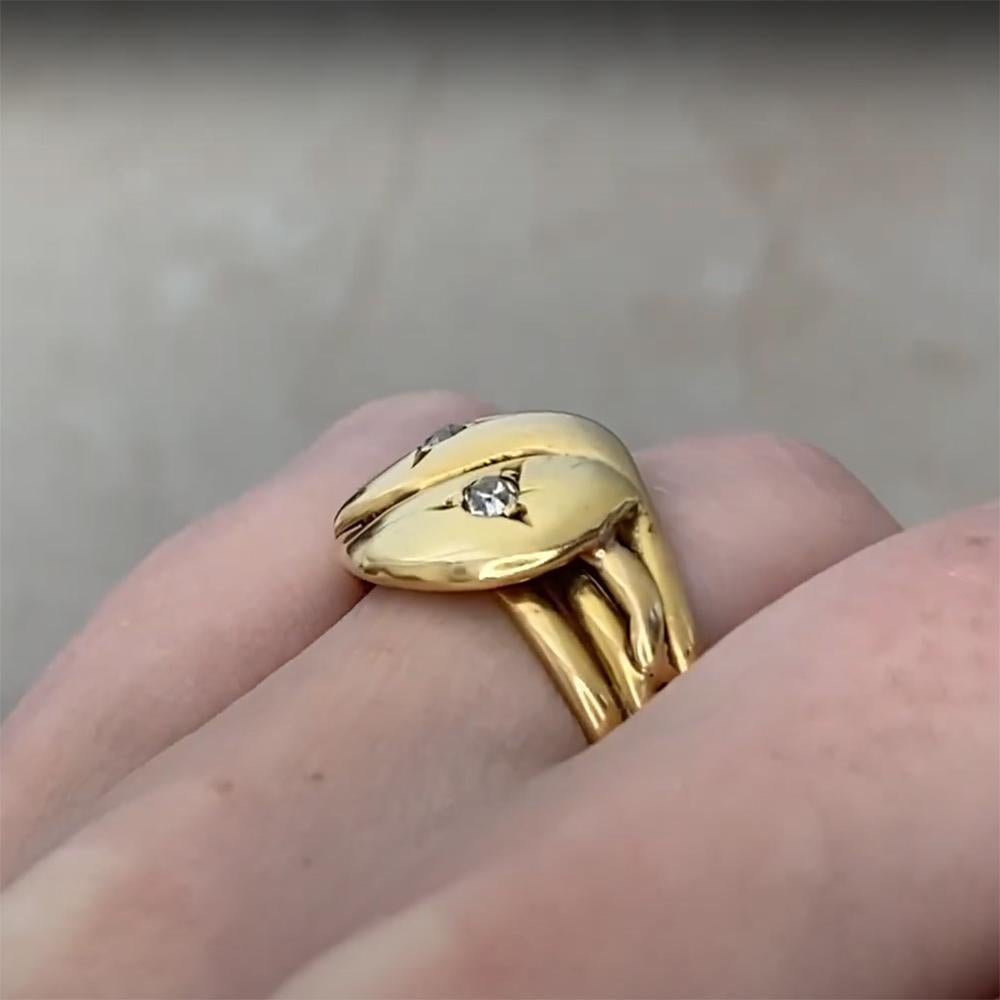 18k Yellow Gold Ring, Double Snake Head with Prong-Set Diamonds, Circa 1890 In Excellent Condition For Sale In New York, NY