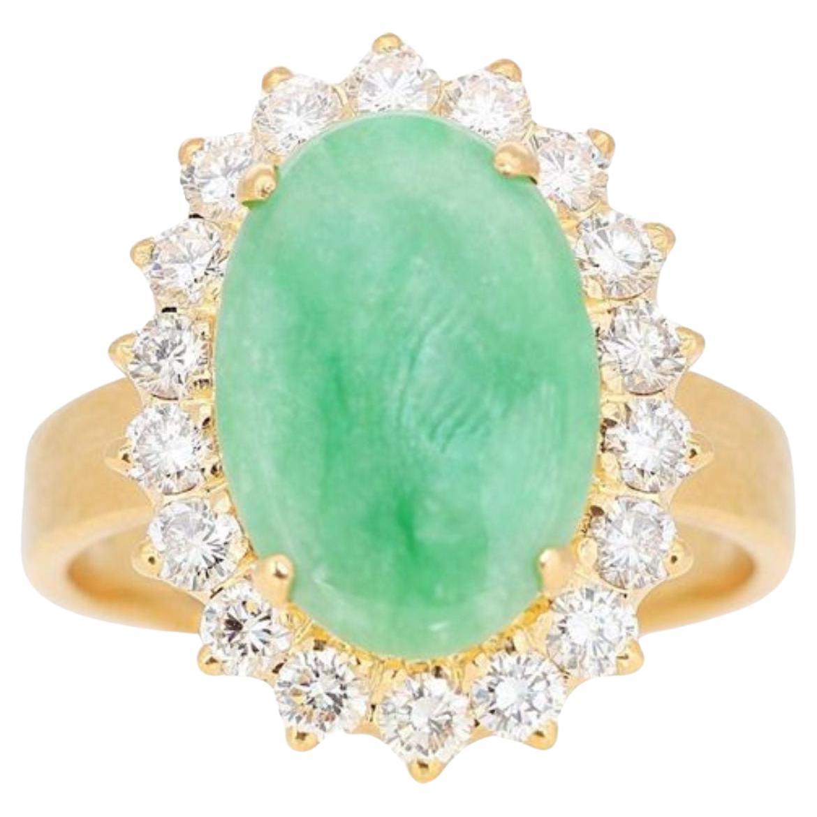 18K Yellow Gold Ring Featuring a 2.70ct Translucent Green Jade For Sale