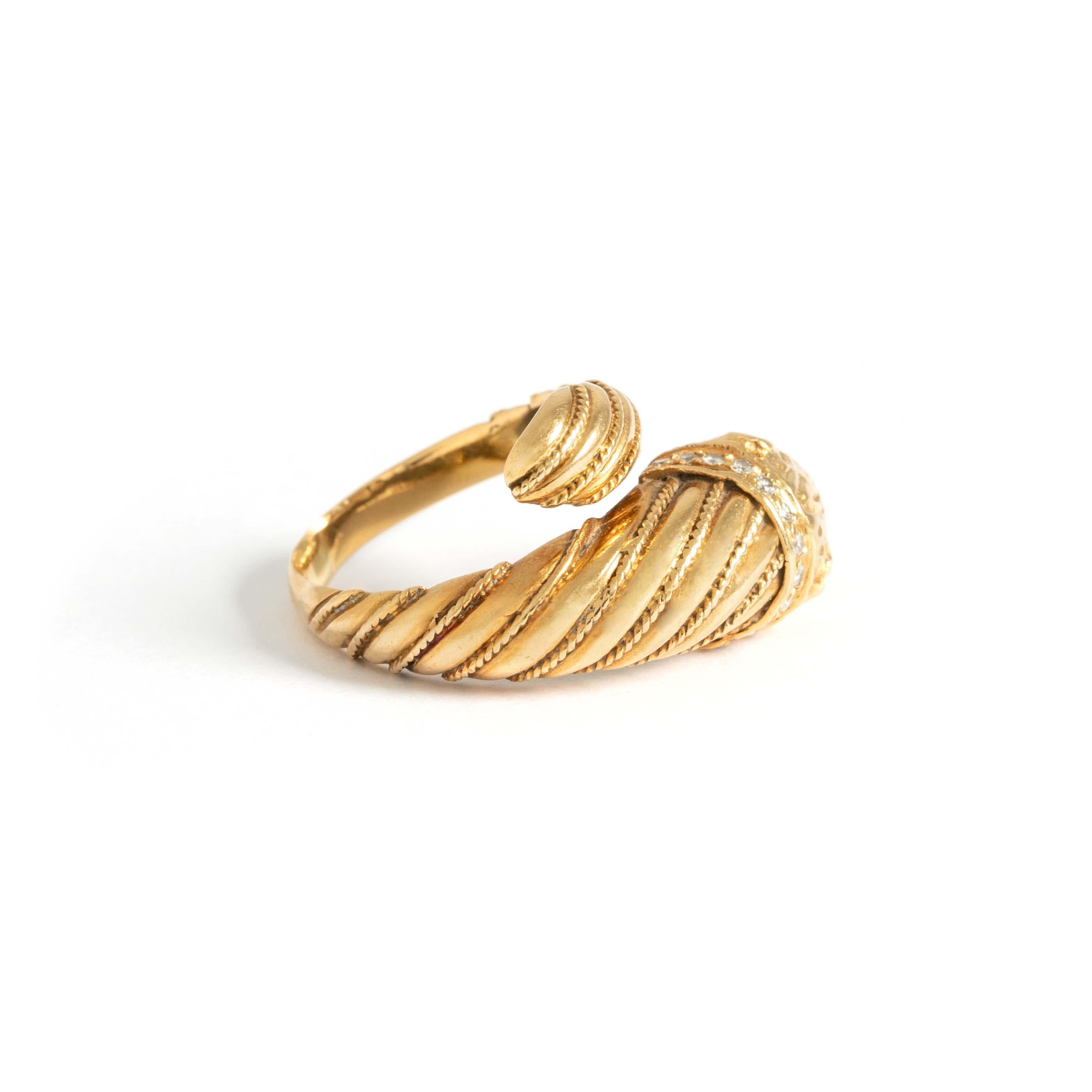 Women's or Men's 18k Yellow Gold Ring For Sale