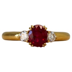 18K yellow gold ring, gemstone and natural diamonds