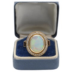 18k Yellow Gold Ring Opal and Brilliant-Cut Diamonds