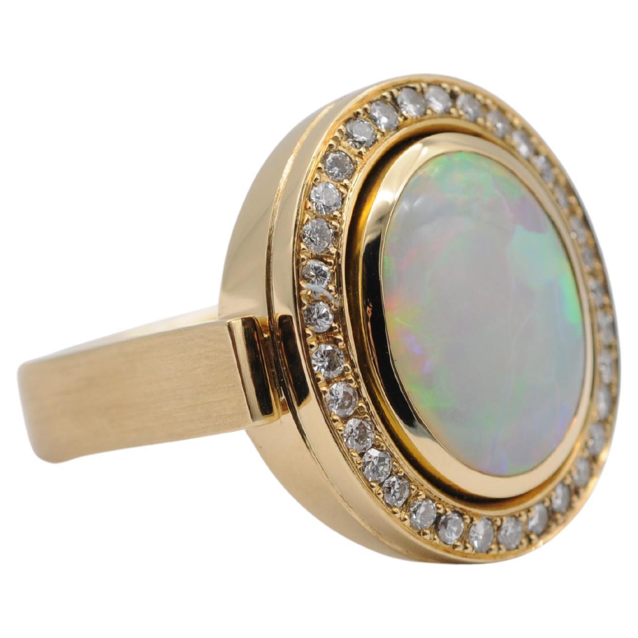 Taille brillant Bague en or jaune 18k Opale et diamants Brilliante en vente