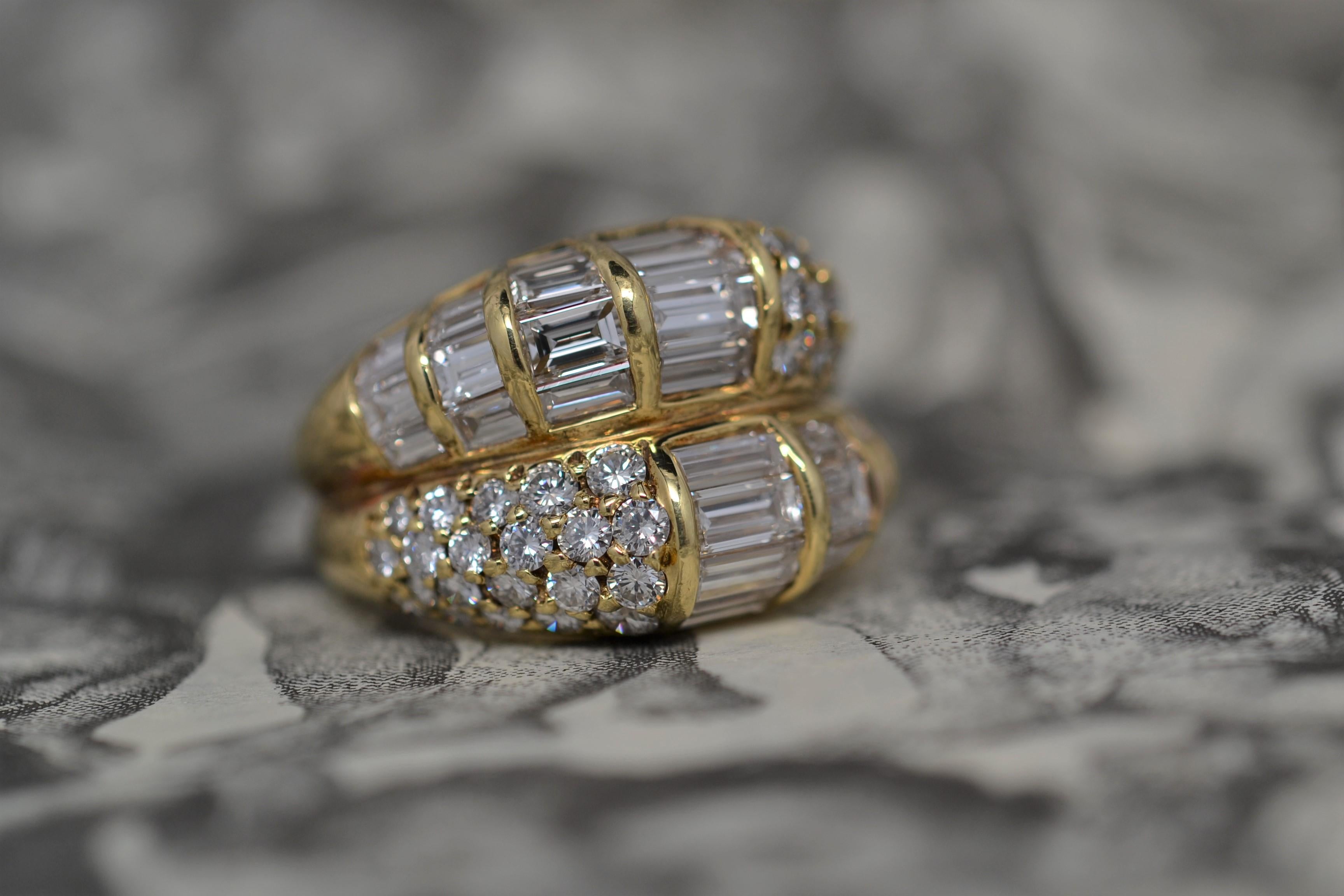18K Yellow Gold Ring Set with Baguette & Round Brilliant Cut Diamonds, 5.14ct. For Sale 3