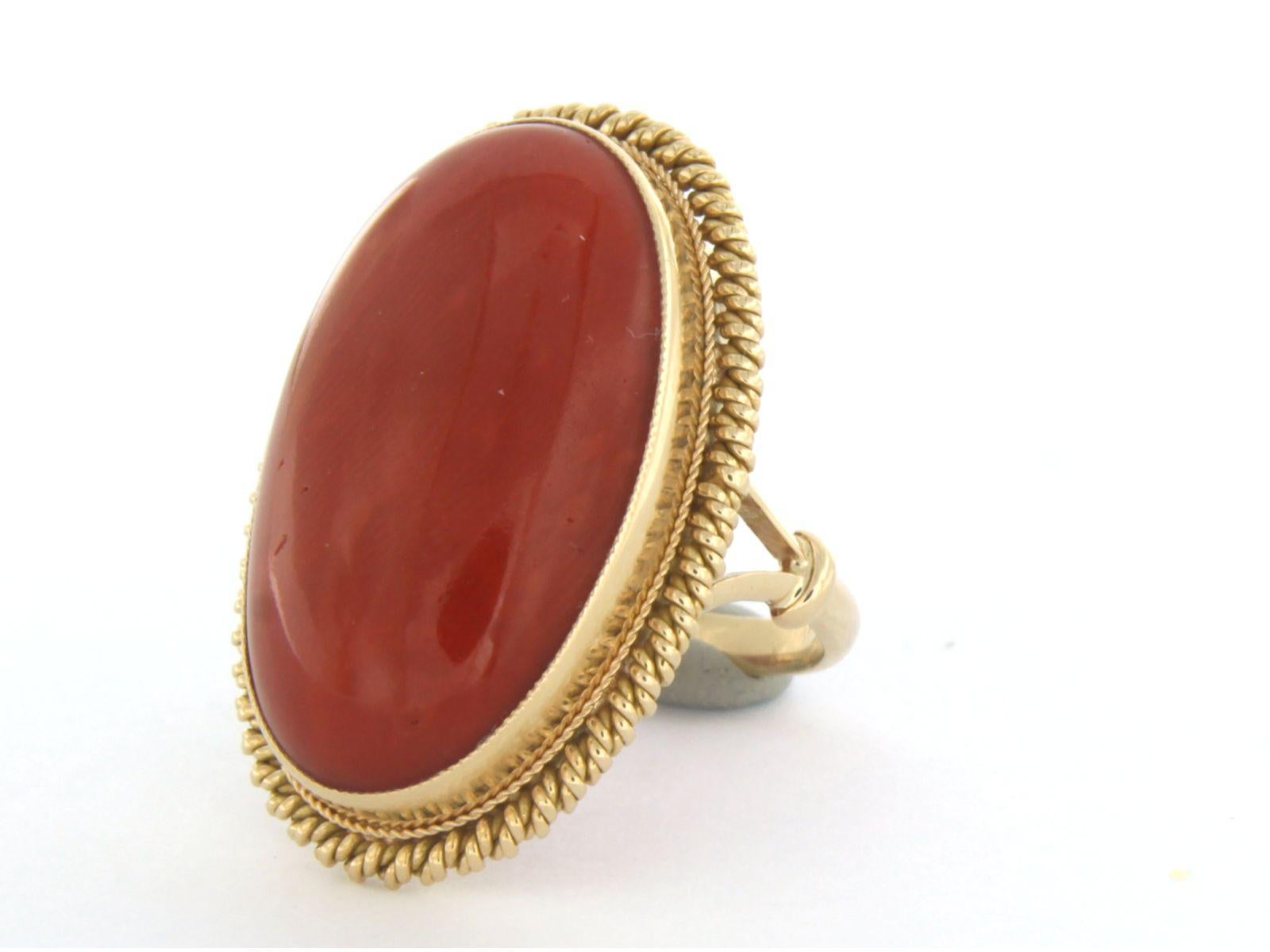 Donna Anello in oro giallo 18k con corallo - 9,3 grammi - misura US 6.5 - EU 17 (53) in vendita