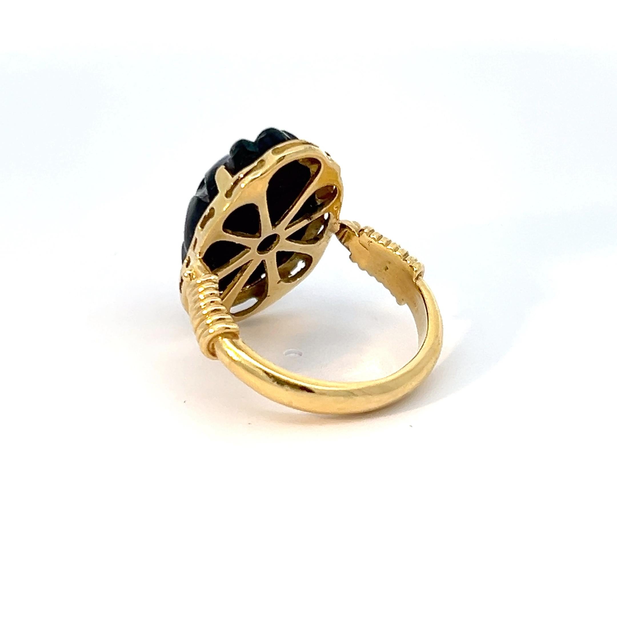 Anillo Oro Amarillo 18k Vintage Tiffany Favrile Escarabajo de Cristal Azul Cobalto en Nuevo estado para la venta en New York, NY