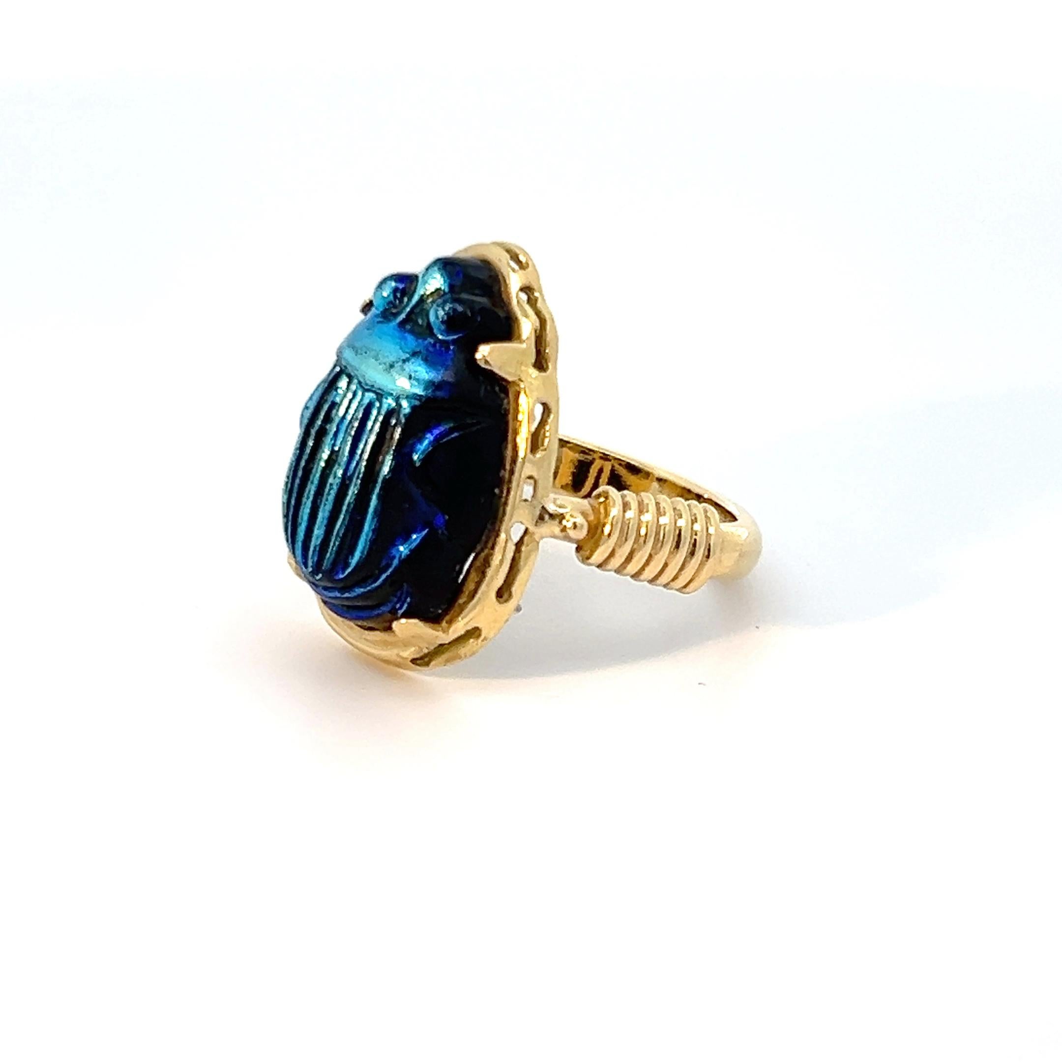 Women's or Men's 18k Yellow Gold Ring Vintage Tiffany Favrile Cobalt Blue Glass Scarab For Sale