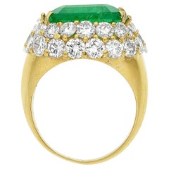 18k Yellow Gold Ring W/10.28 Carat Emerald and Diamonds - Size 8