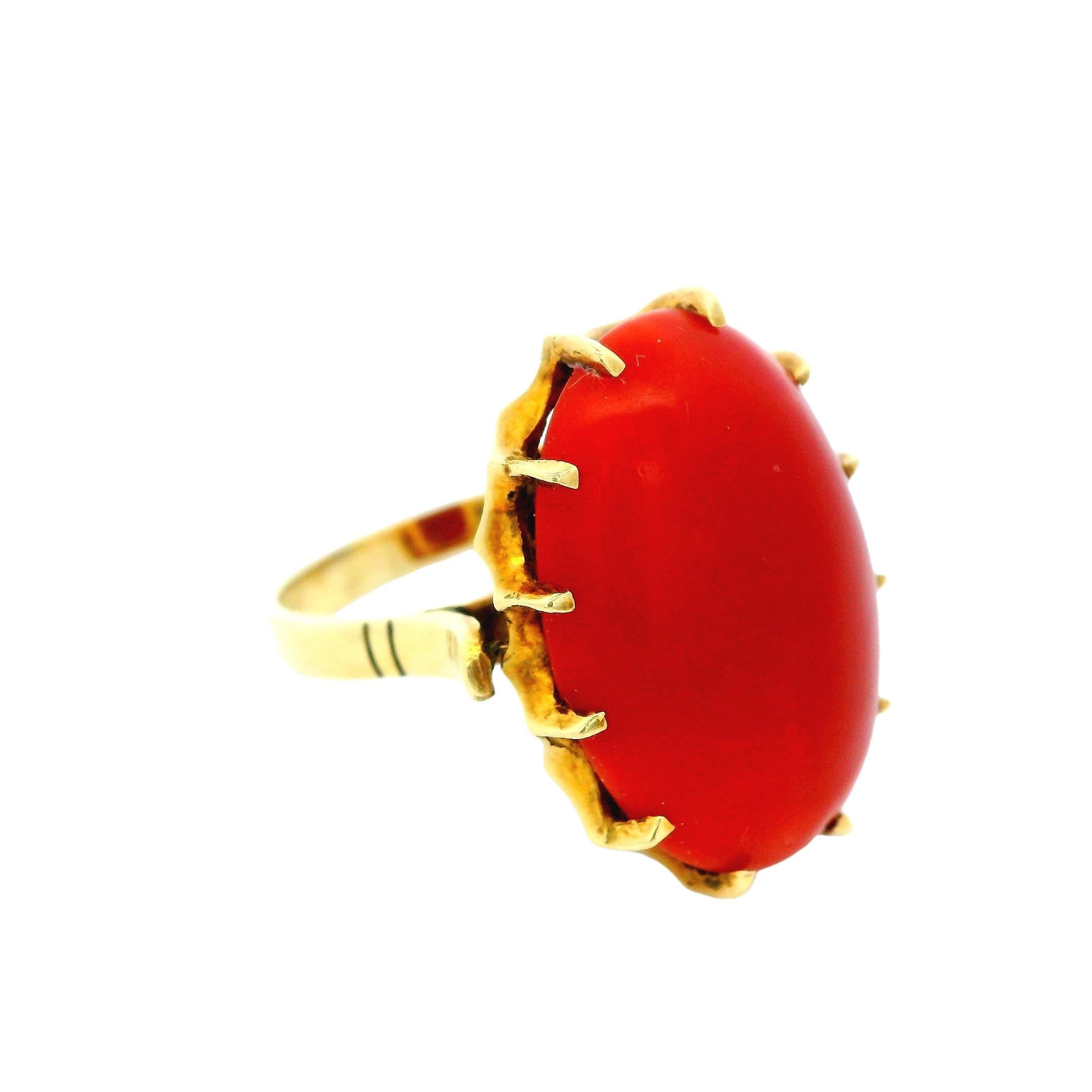 Women's or Men's 18K Yellow Gold Ring W/10Ct Coral For Sale