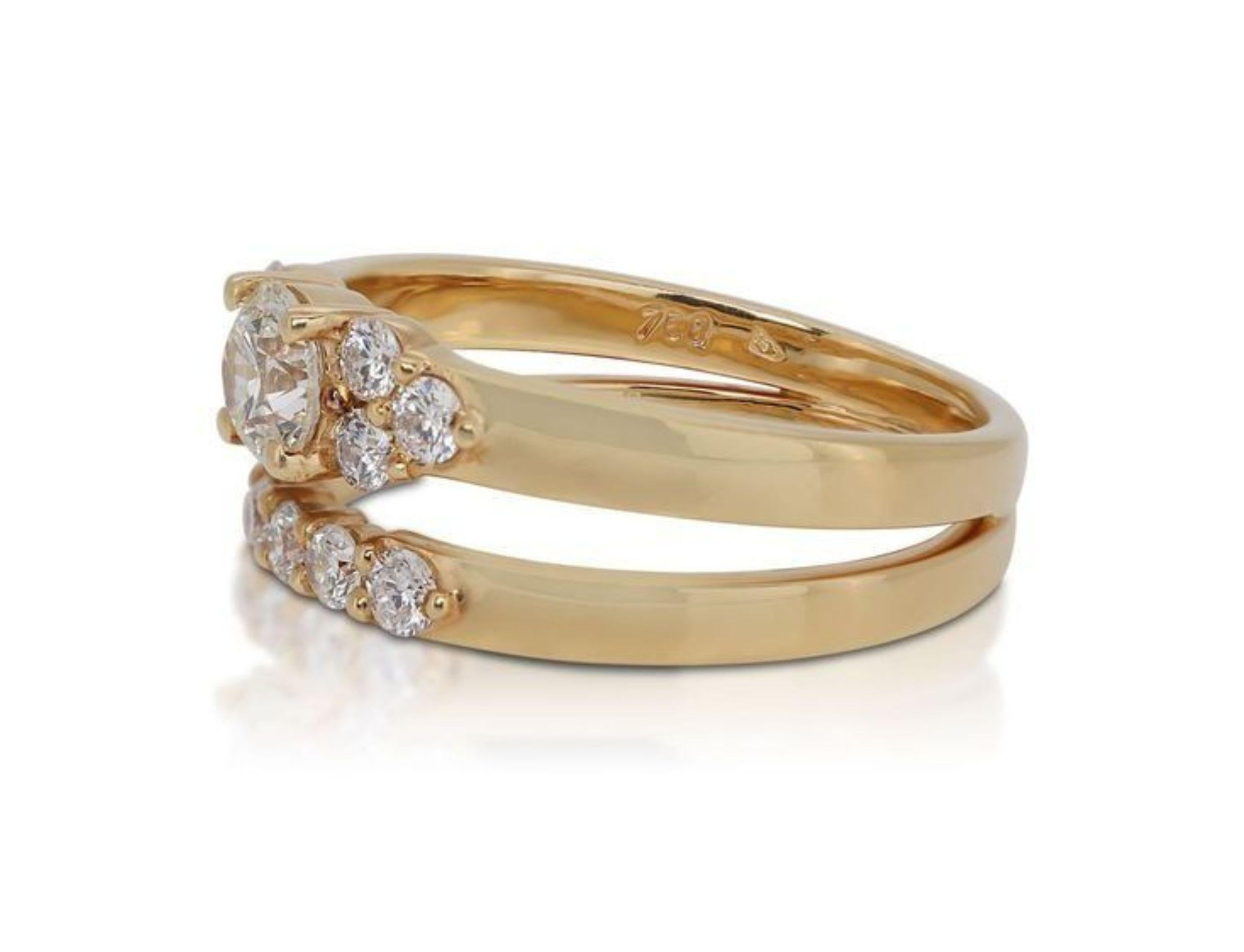 Women's Stunning 18k Yellow Gold Ring with 0.95ct Diamonds For Sale