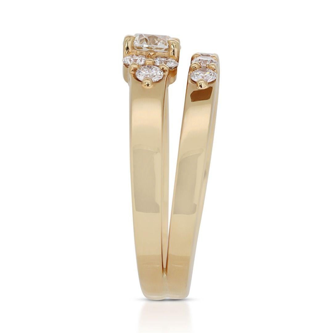 Stunning 18k Yellow Gold Ring with 0.95ct Diamonds For Sale 2