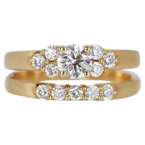 Stunning 18k Yellow Gold Ring with 0.95ct Diamonds For Sale