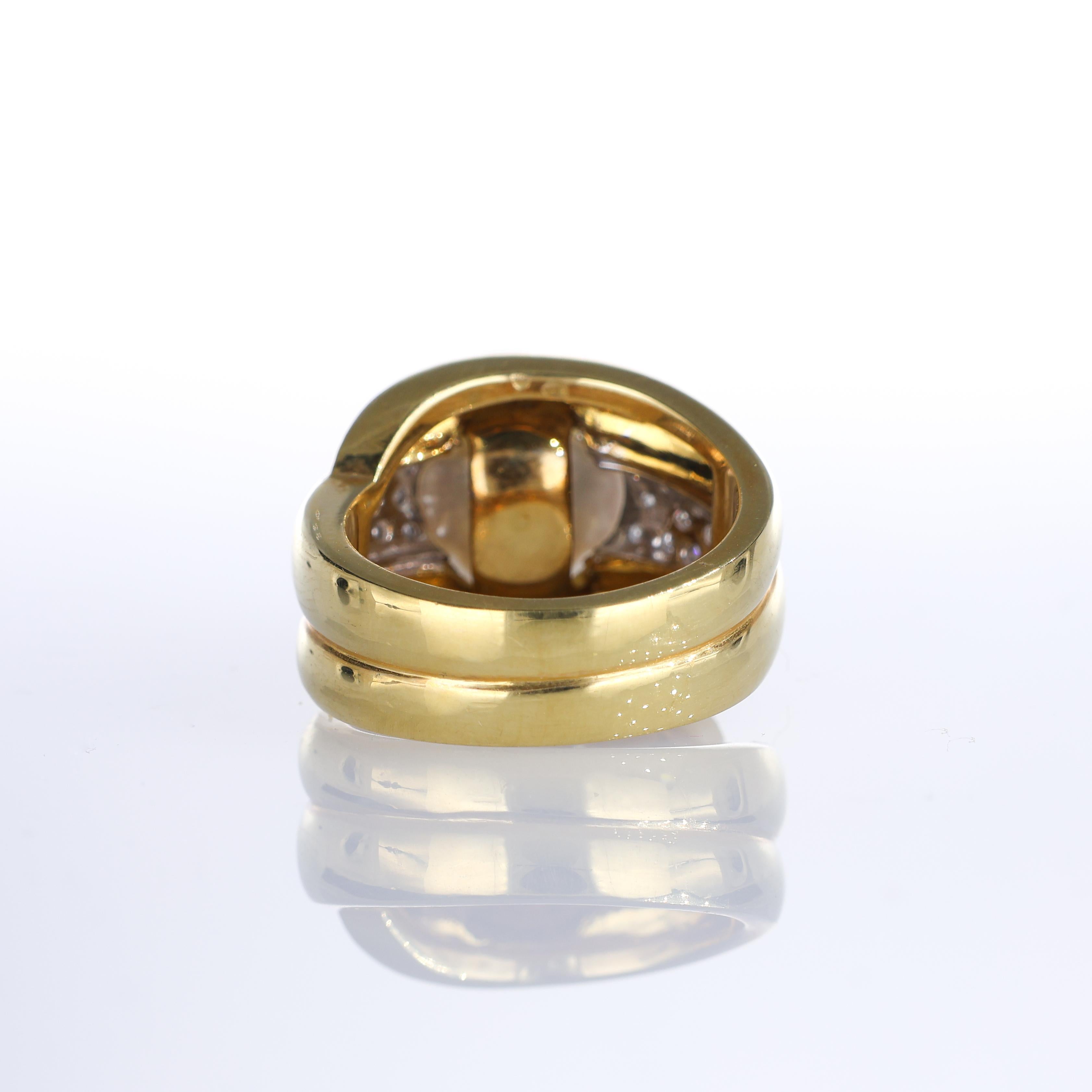 Women's or Men's 18K Yellow Gold Ring with 10mm Pearl and Pave Diamonds For Sale