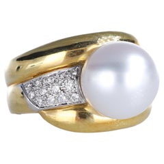 18K Yellow Gold Ring with 10mm Pearl and Pave Diamonds