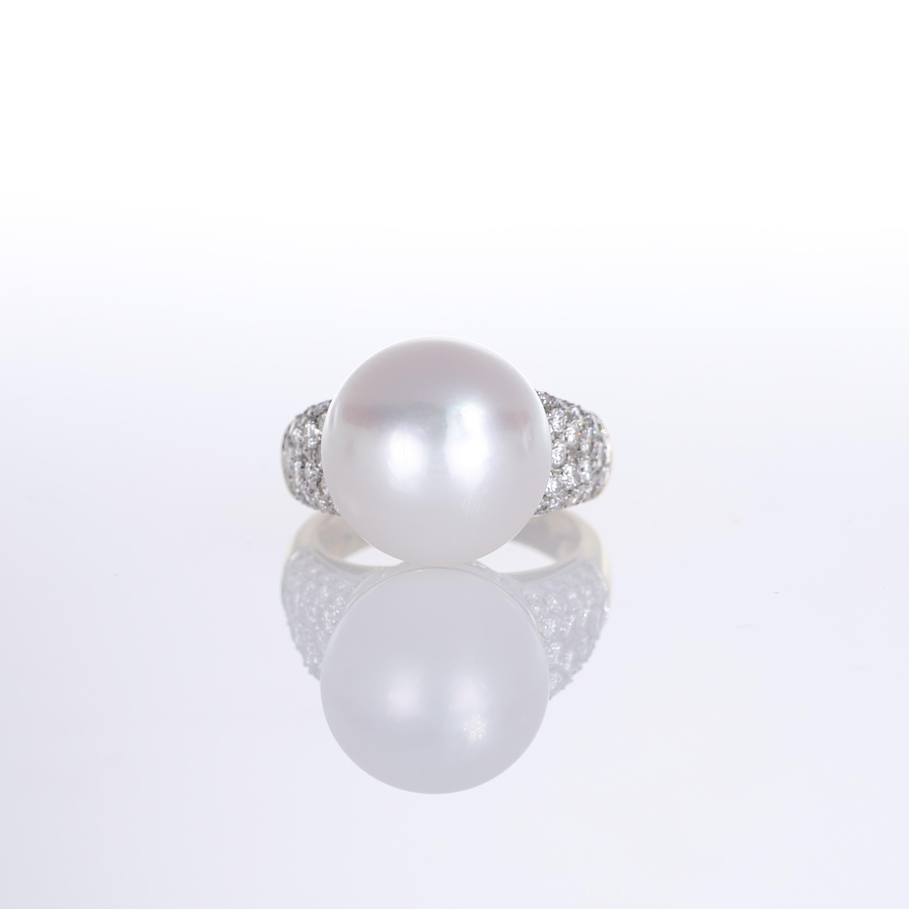 Brilliant Cut 18k Yellow Gold Ring with 15mm White Pearl and Pavé Diamonds For Sale