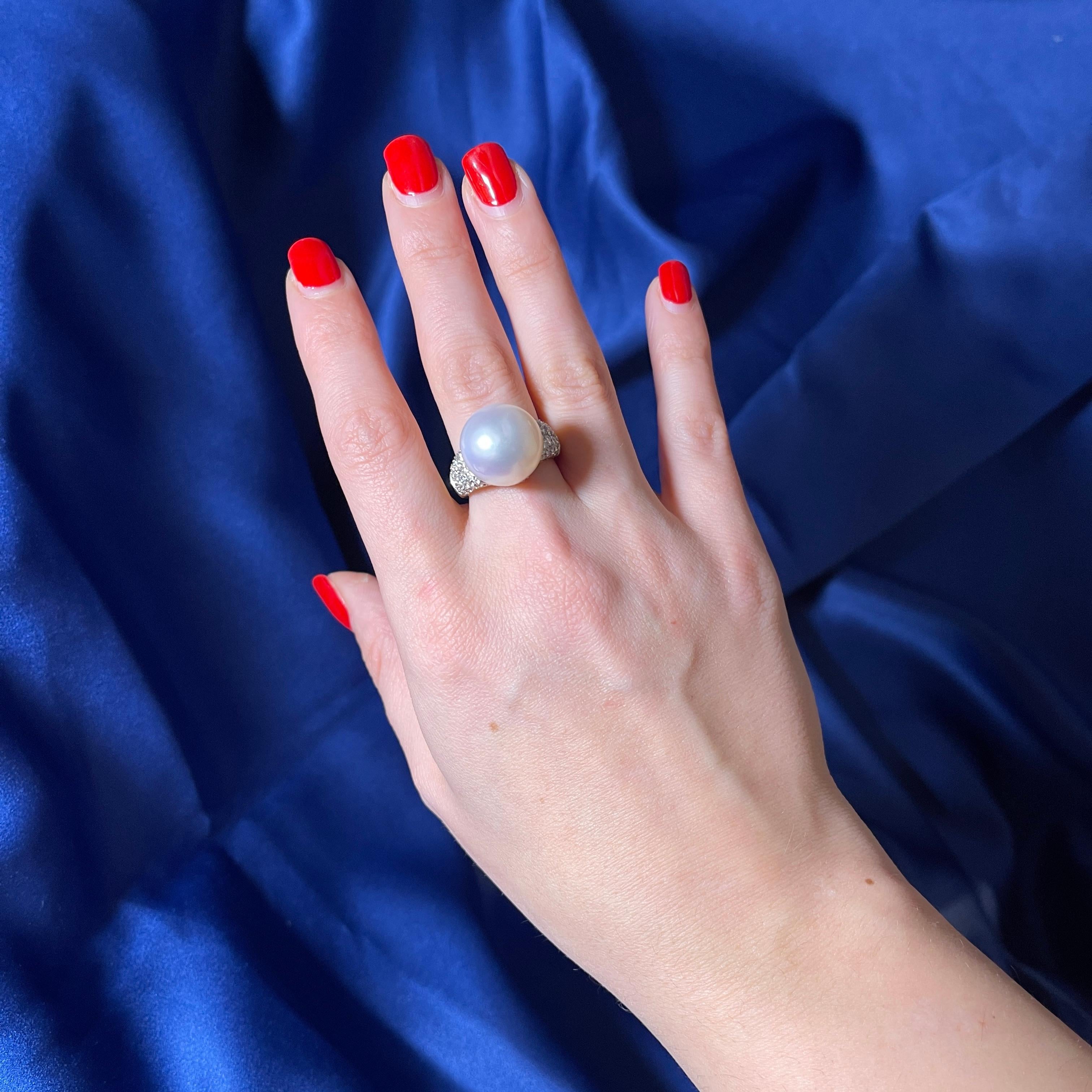 18k Yellow Gold Ring with 15mm White Pearl and Pavé Diamonds For Sale 2
