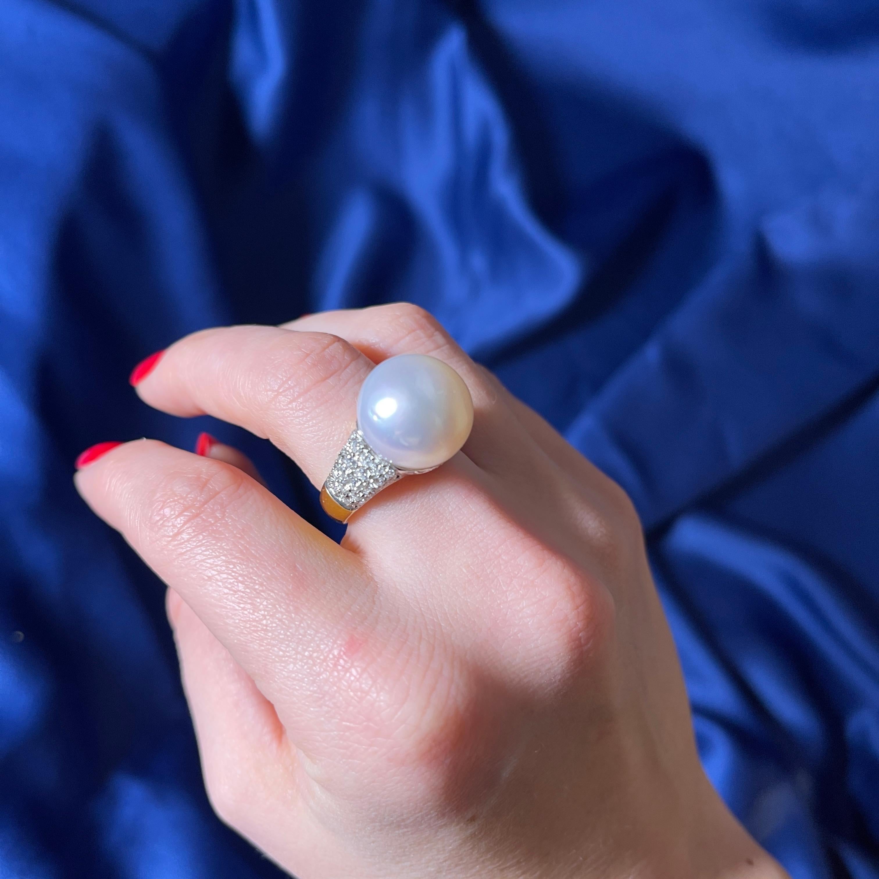 18k Yellow Gold Ring with 15mm White Pearl and Pavé Diamonds For Sale 3