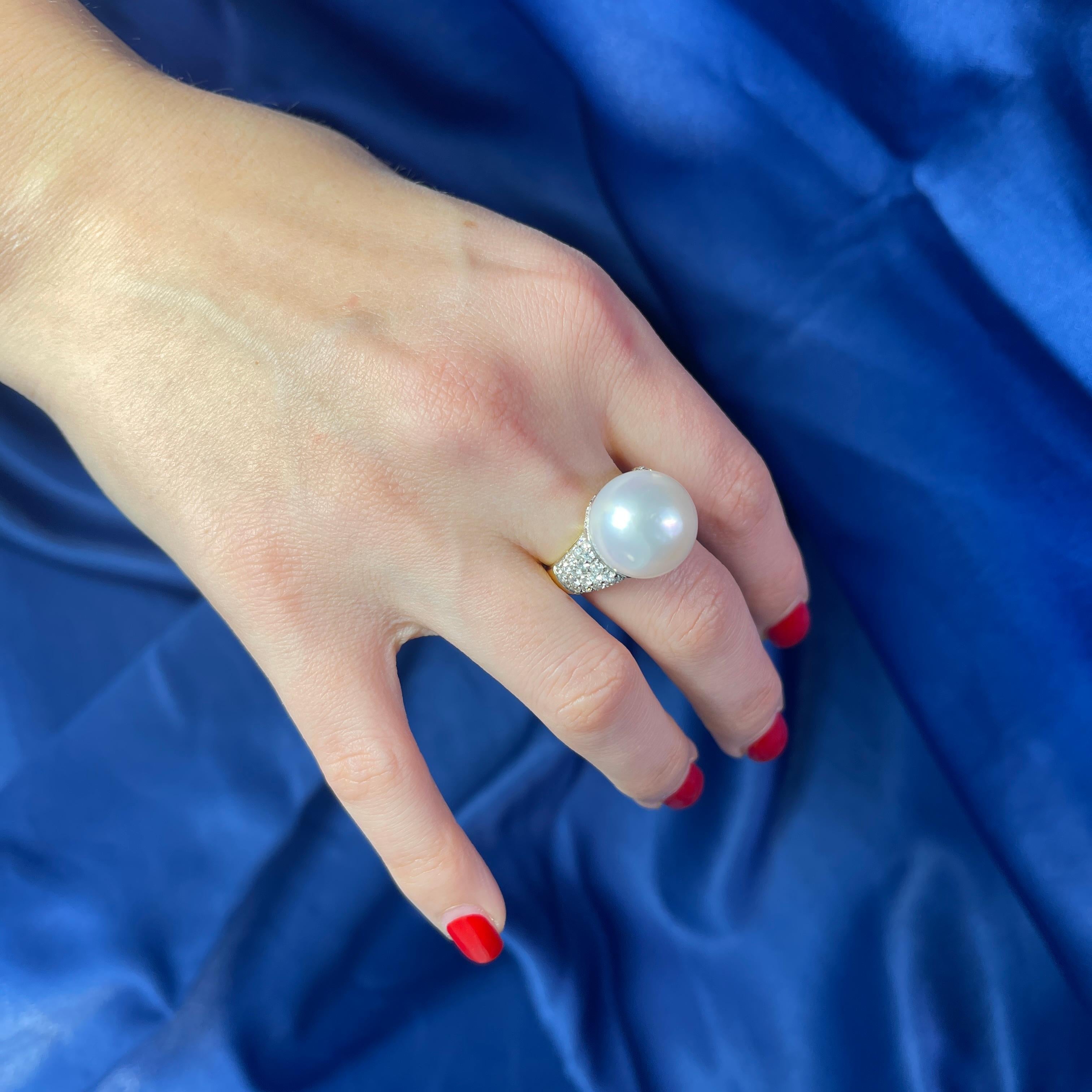 18k Yellow Gold Ring with 15mm White Pearl and Pavé Diamonds For Sale 4