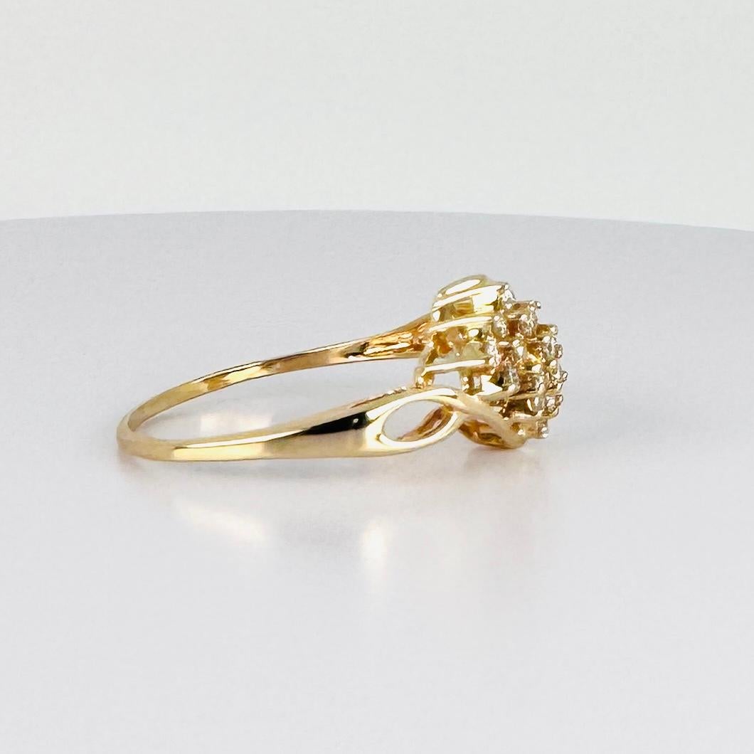 18k  Bague en or jaune avec 17 diamants taille brillant VVSI - 0,12 carat en vente 3