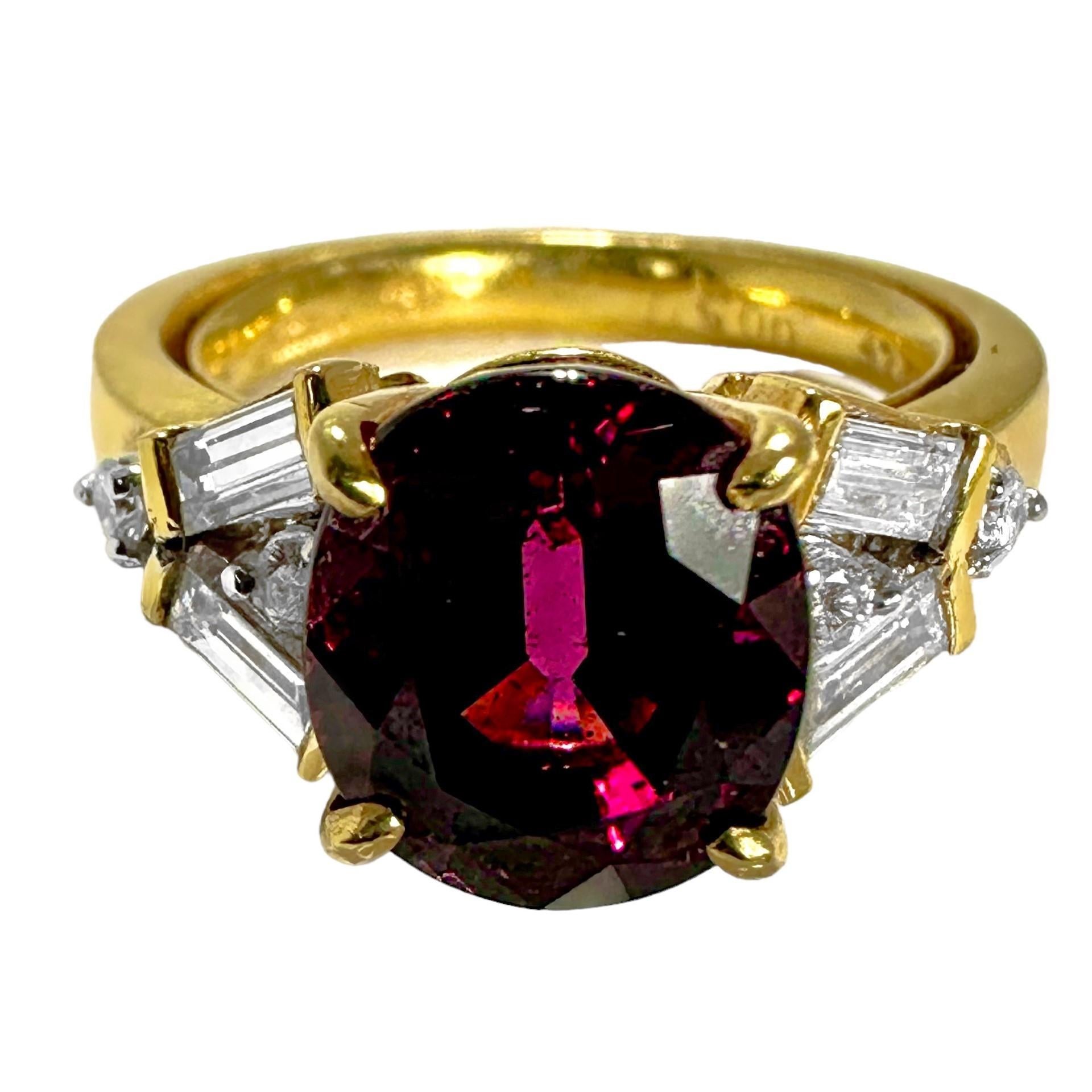 Modern 18k Yellow Gold Ring with 4.76ct Red Wine Colored, Oval Shaped Garnet & Diamonds For Sale