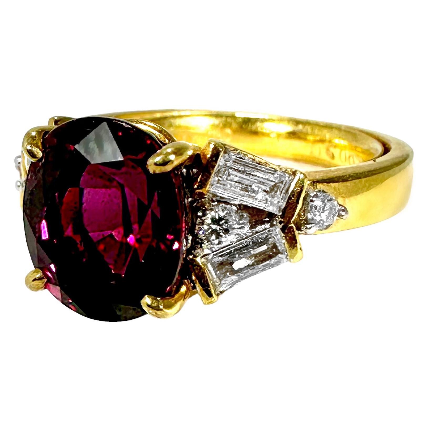 18k Yellow Gold Ring with 4.76ct Red Wine Colored, Oval Shaped Garnet & Diamonds For Sale 2