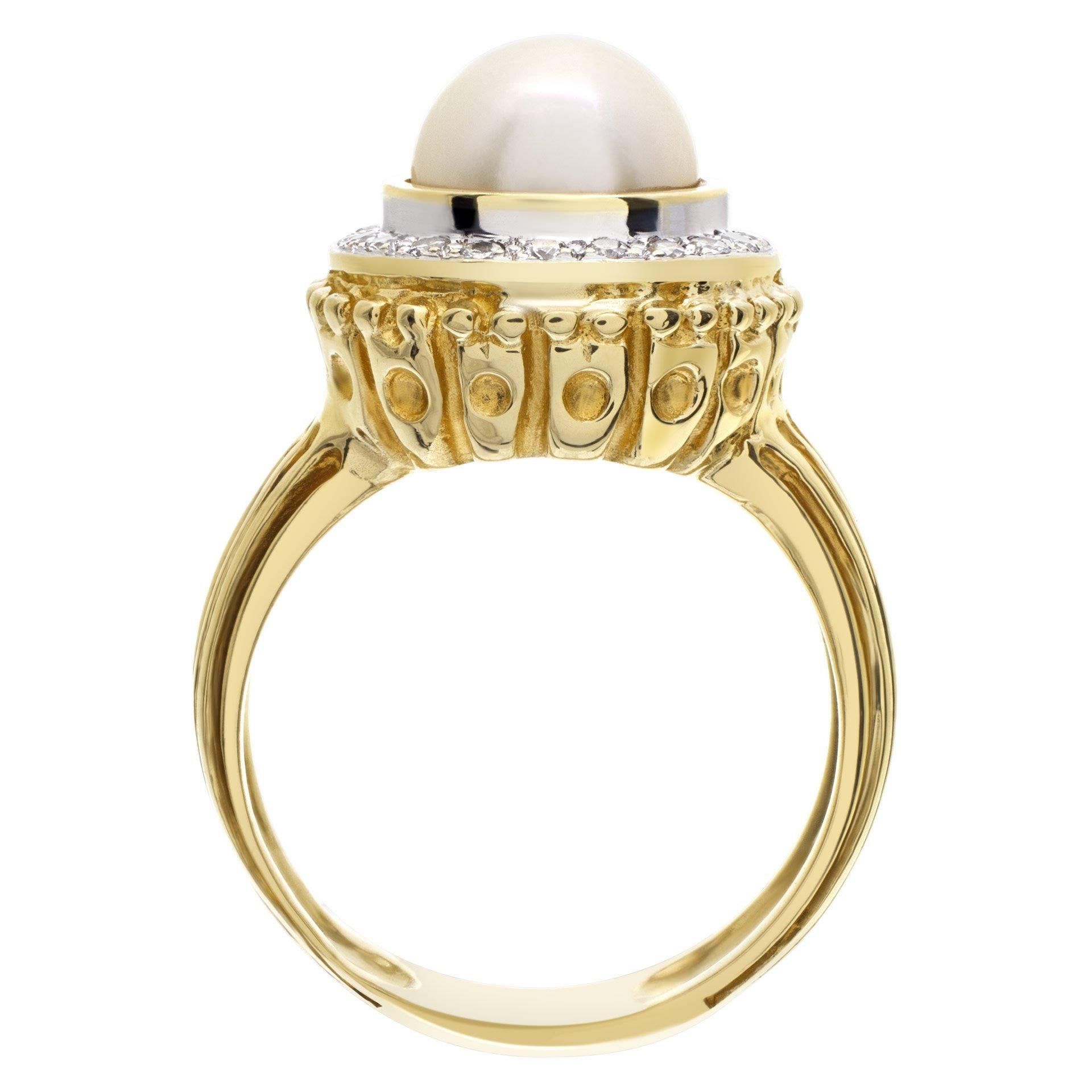 18k Yellow Gold Ring with Pearl and Diamond Accents 0.40 Carat In Excellent Condition For Sale In Surfside, FL