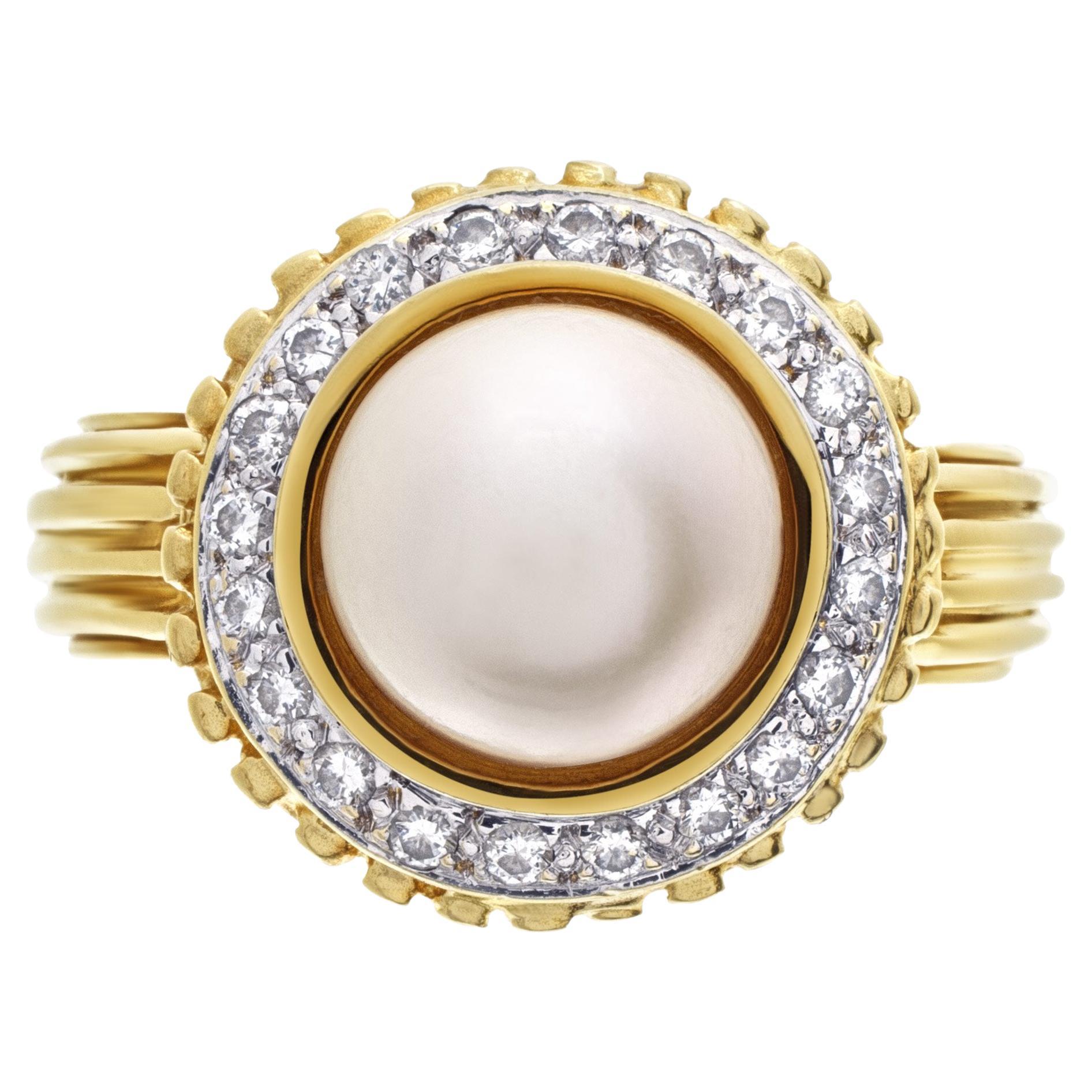 18k Yellow Gold Ring with Pearl and Diamond Accents 0.40 Carat For Sale