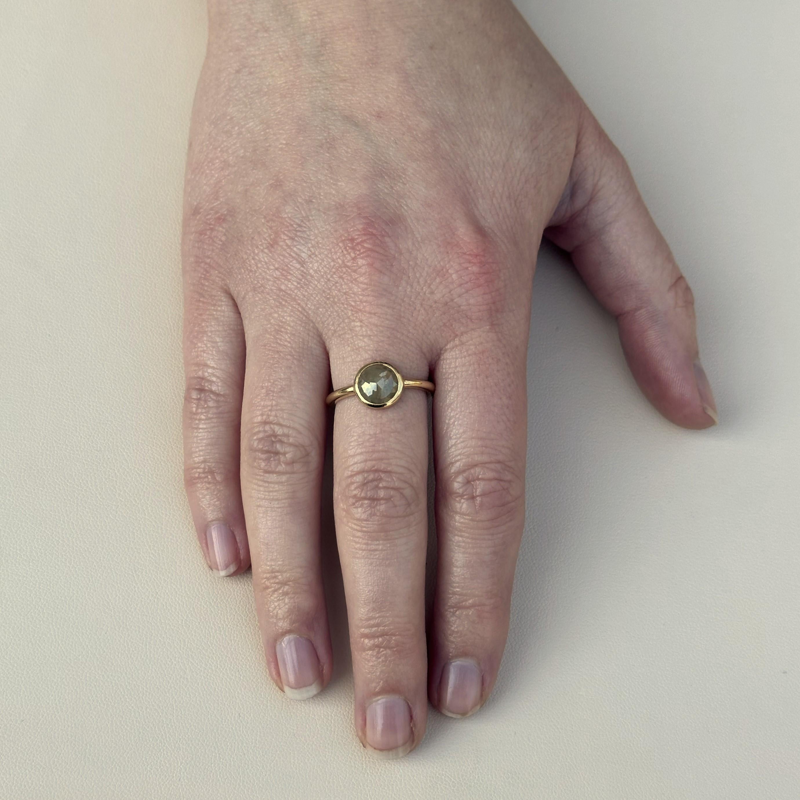 18 Karat Gelbgold Ring mit einem grauen Diamanten im Rosenschliff im Zustand „Neu“ im Angebot in Greenville, SC