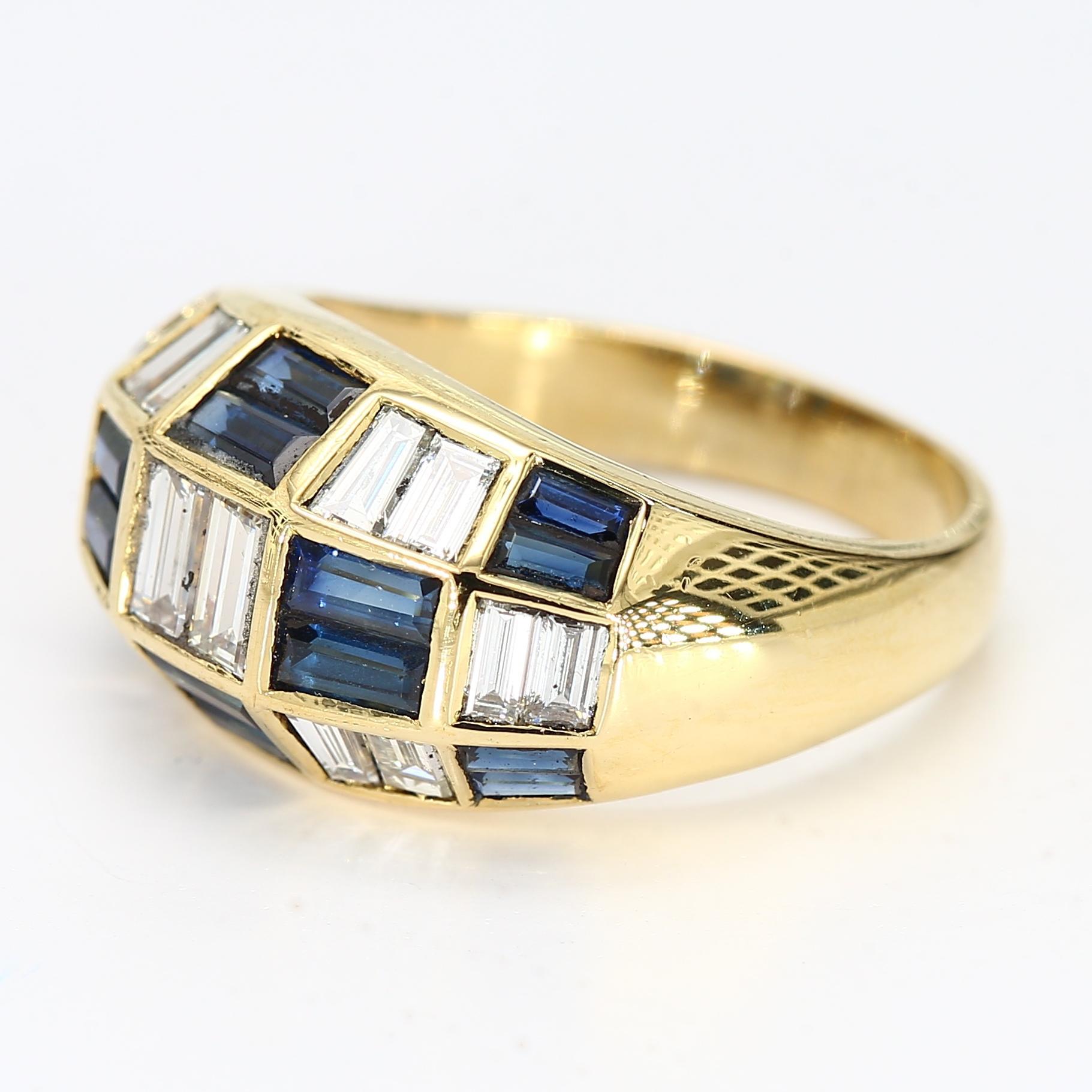 Bague en or jaune 18k avec saphir bleu et diamant en damier baguette - Taille 6 Bon état - En vente à Scottsdale, AZ