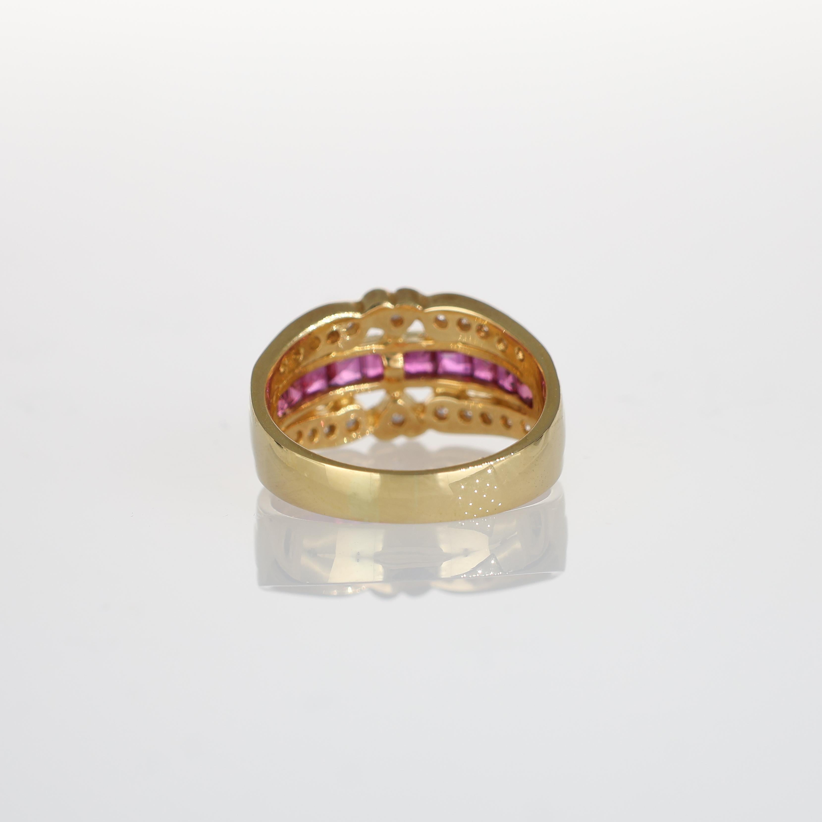 Women's or Men's 18k Yellow Gold Ring with Carré-Cut Rubies, Diamonds, and Heart Motif For Sale