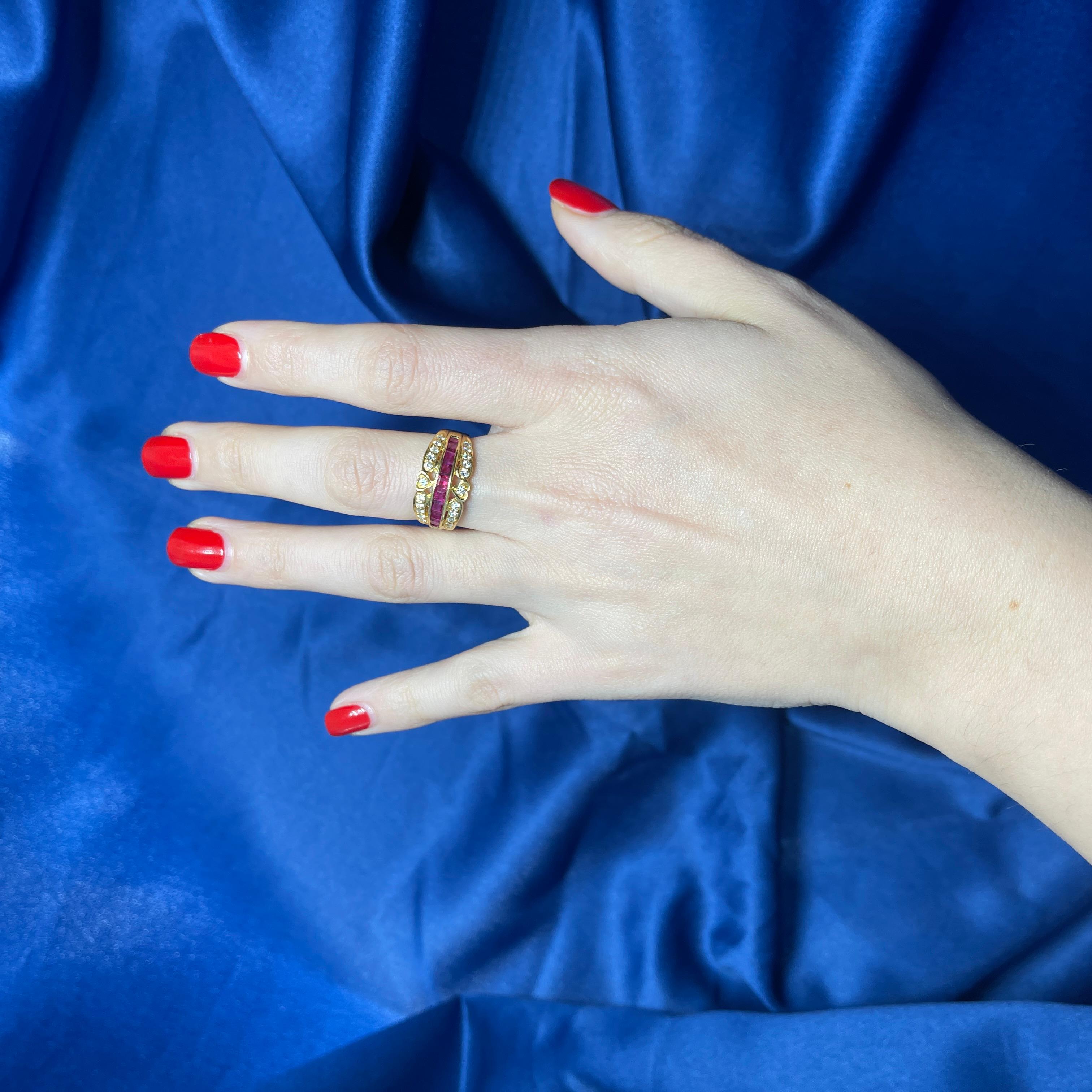 18k Yellow Gold Ring with Carré-Cut Rubies, Diamonds, and Heart Motif For Sale 1