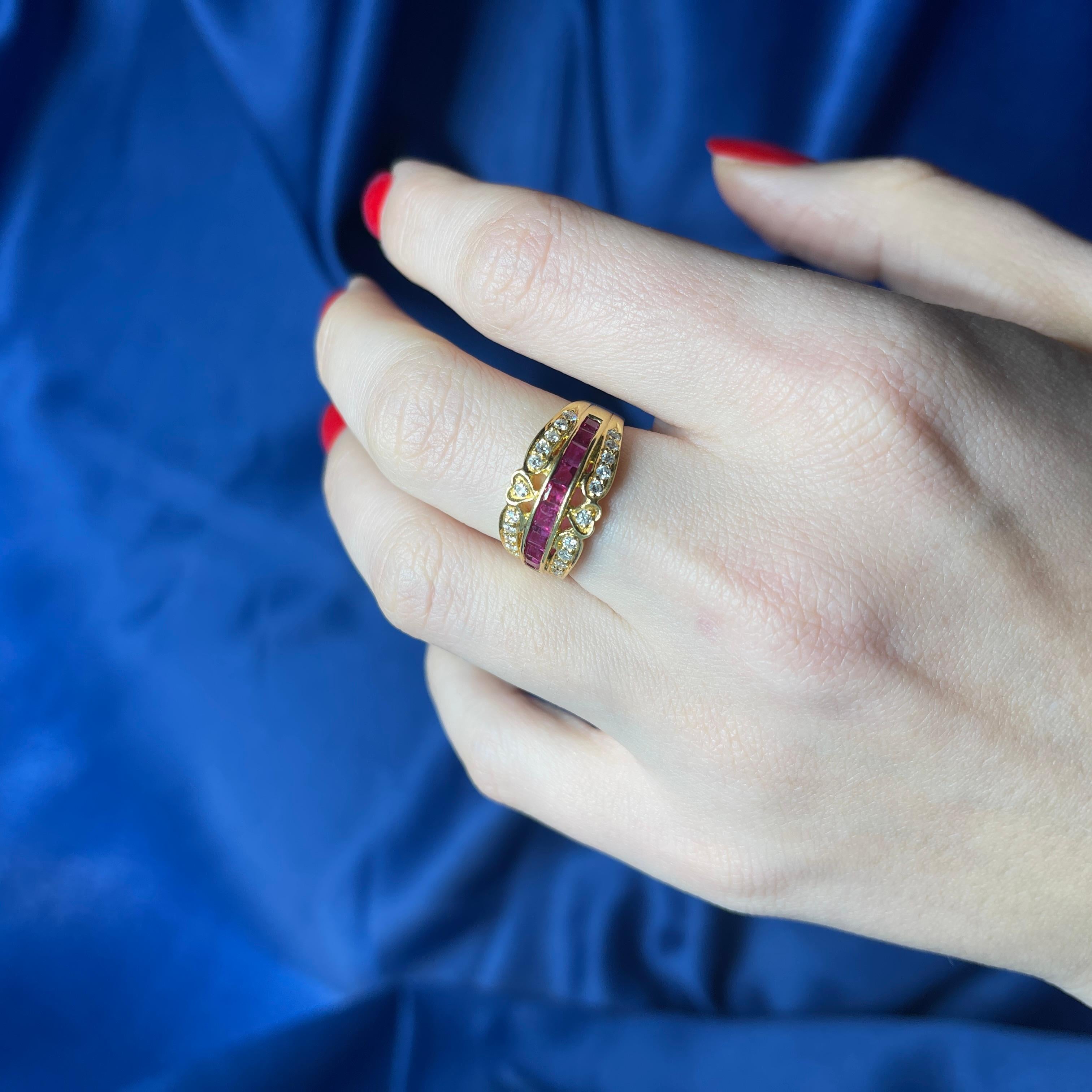 18k Yellow Gold Ring with Carré-Cut Rubies, Diamonds, and Heart Motif For Sale 2