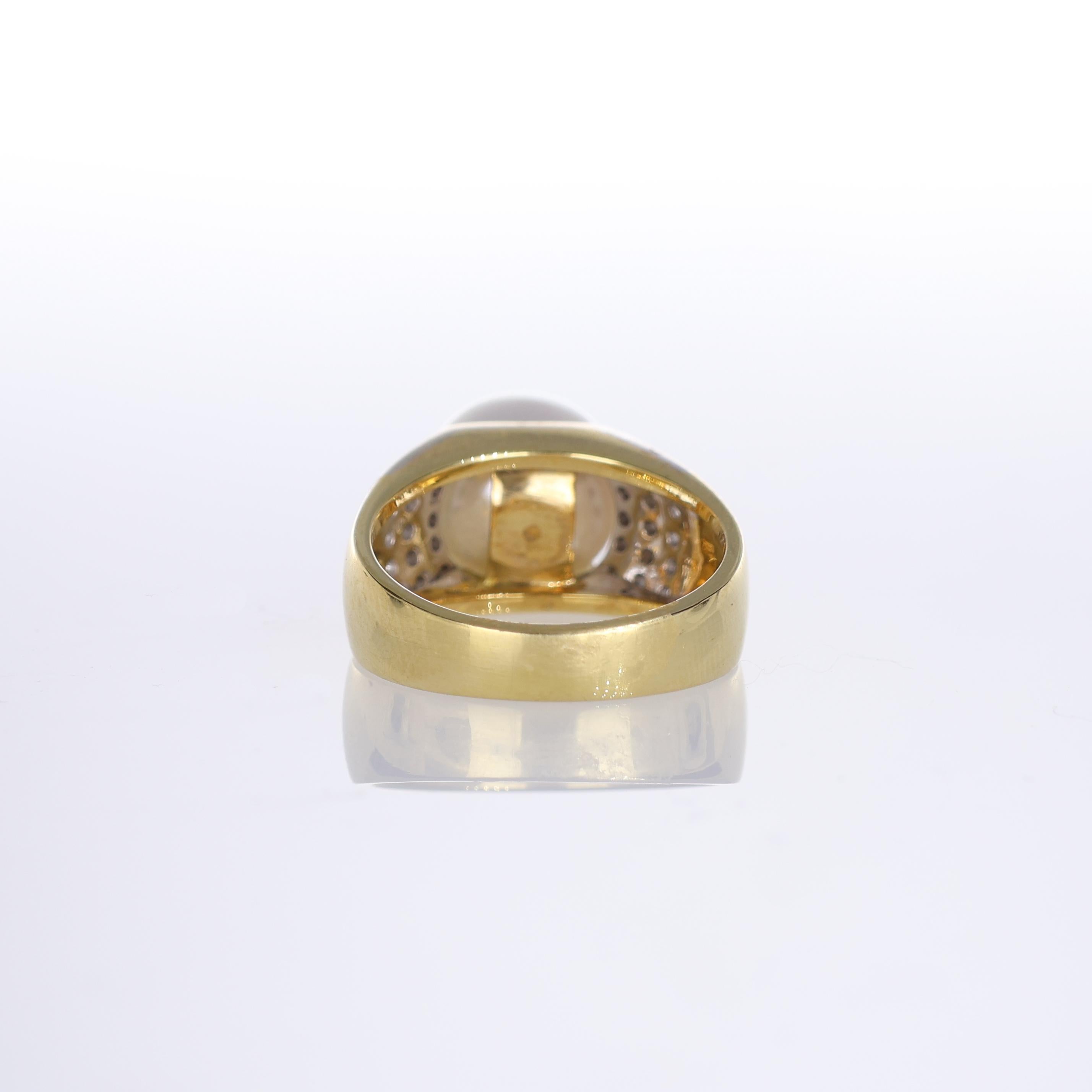 18K Yellow Gold Ring with Central Pearl and Diamond Pavé Accents For Sale 1