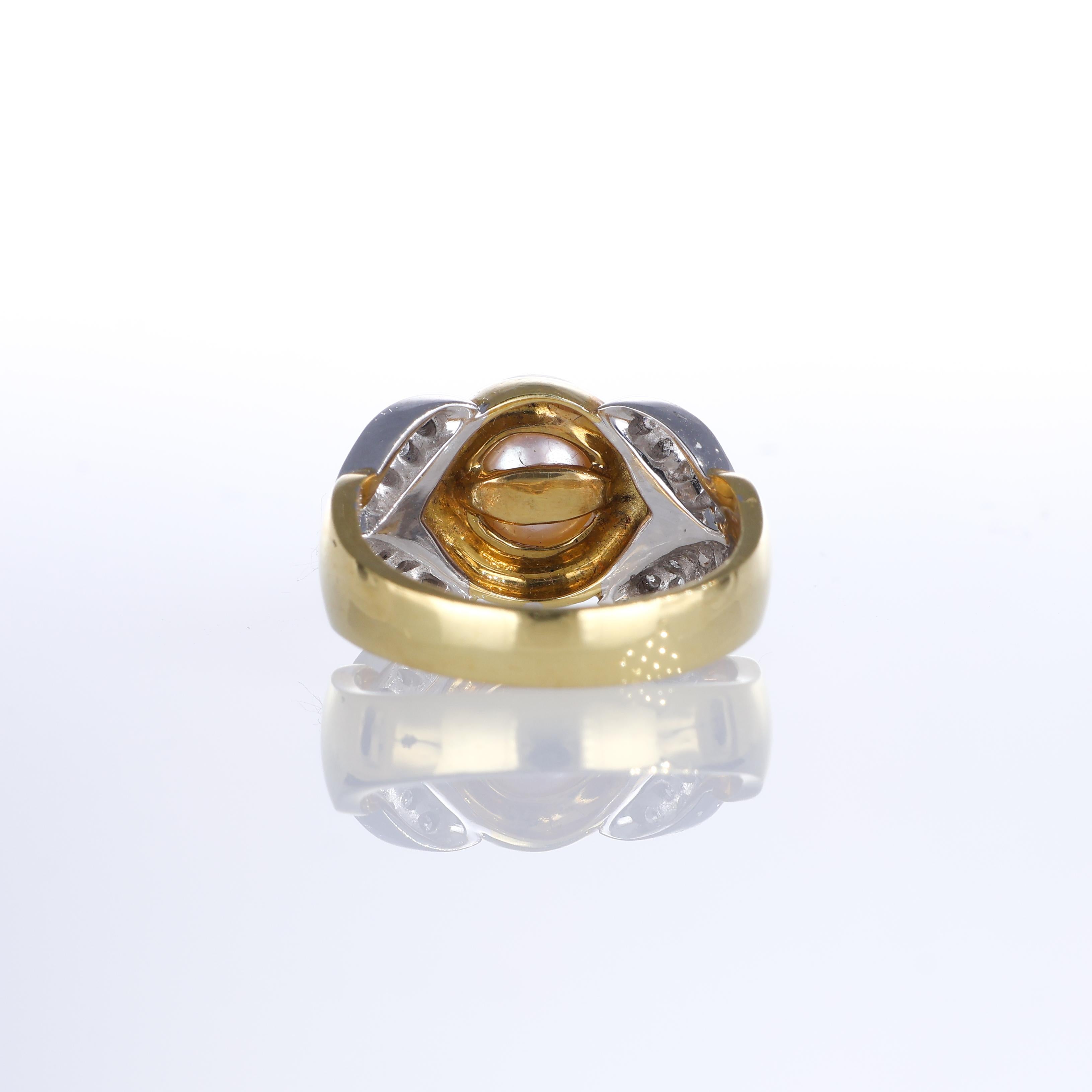 Women's or Men's 18K Yellow Gold Ring with Central Pearl and Diamond Pavé Leaves For Sale