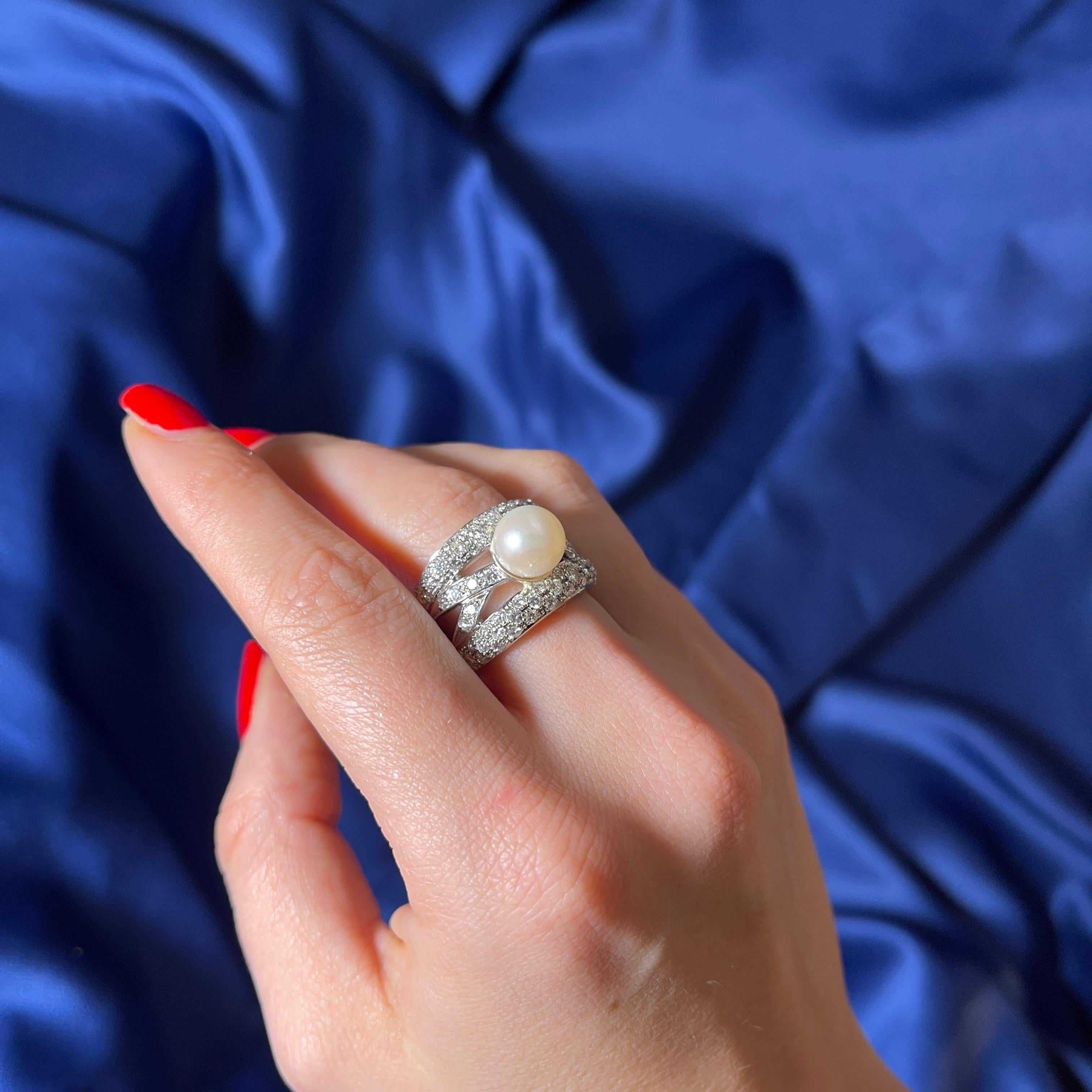 18k Yellow Gold Ring with Central Pearl and Pavé Diamond Weave For Sale 3