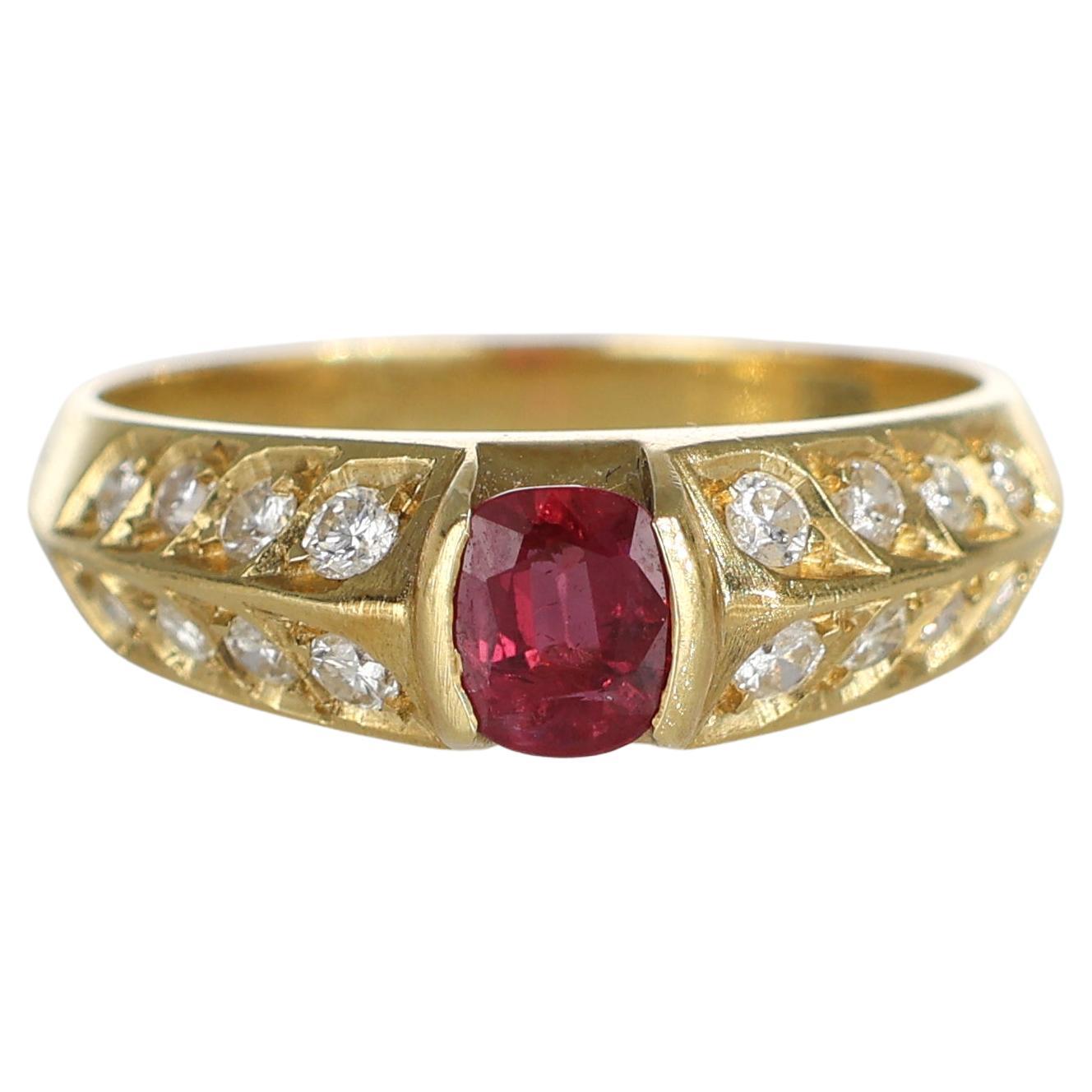 18k Yellow Gold Ring with Central Ruby and Side Diamonds