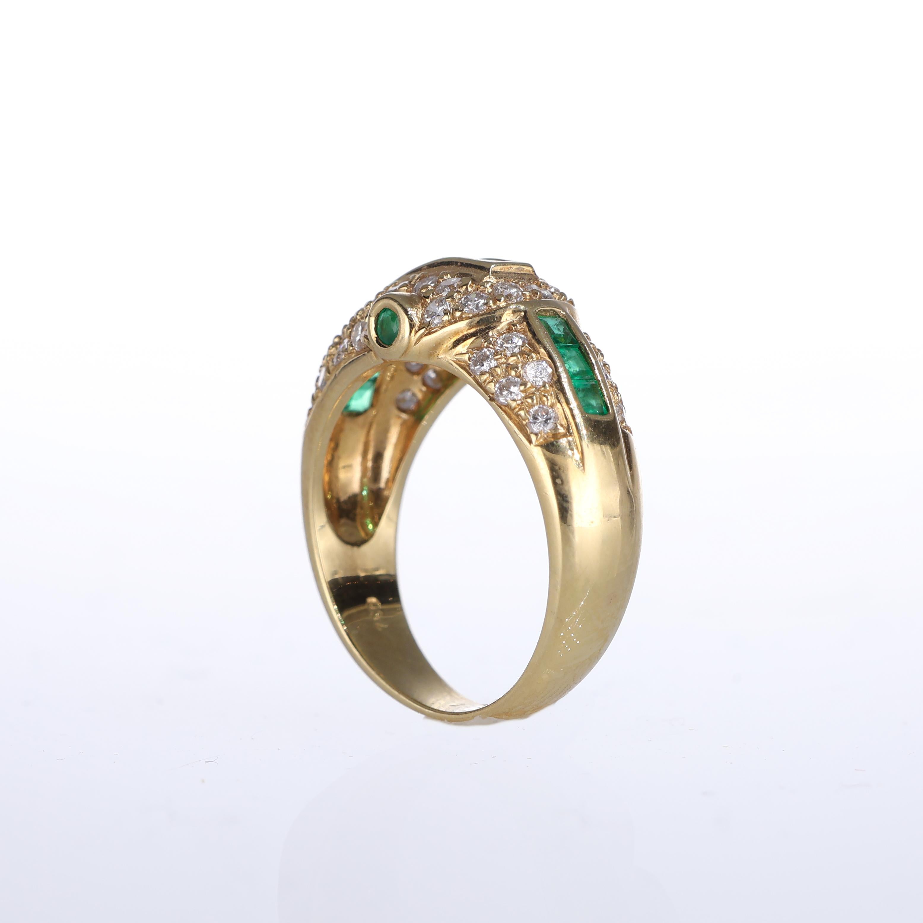 18k Yellow Gold Ring with Central Square-Cut Emeralds and Side Diamonds For Sale 1