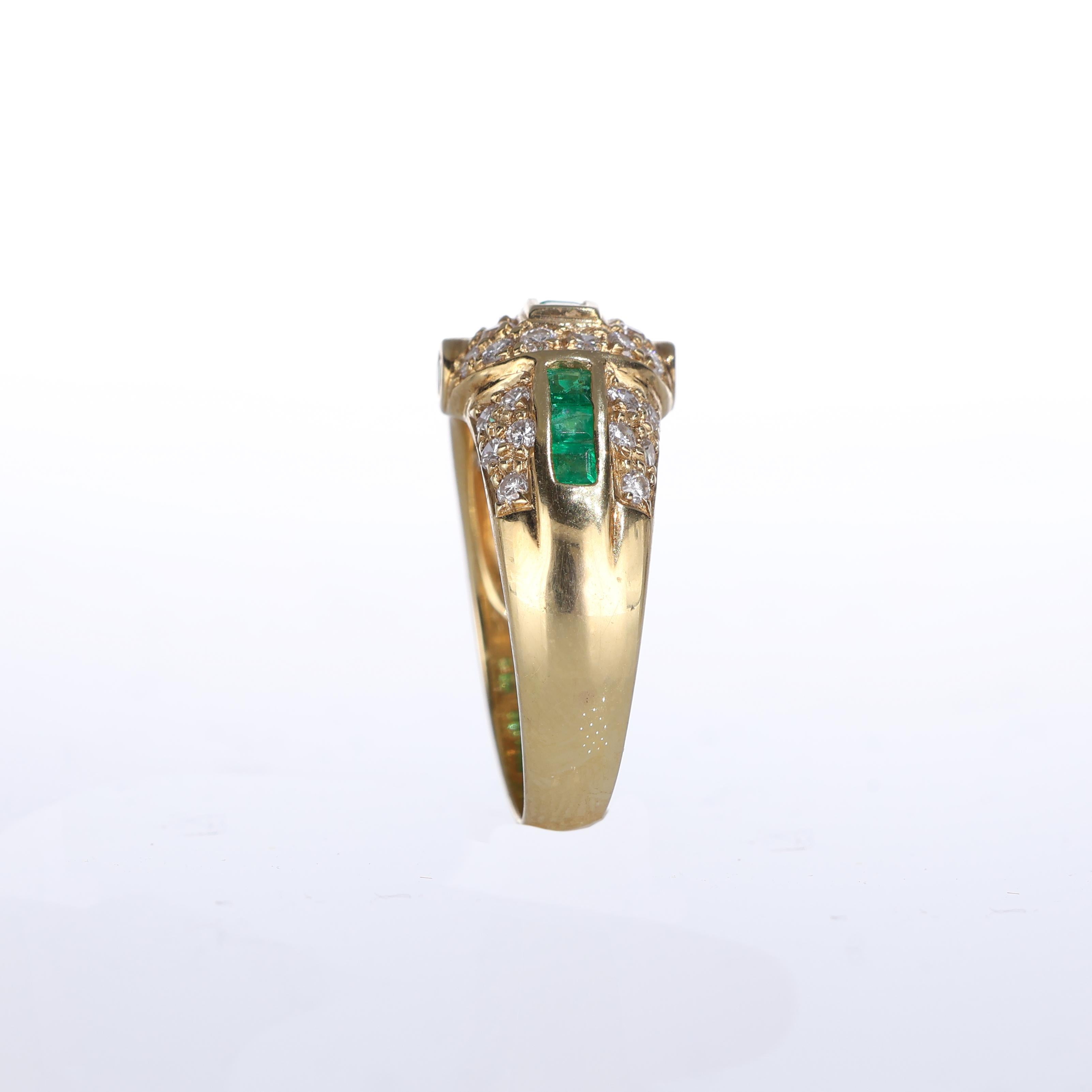 18k Yellow Gold Ring with Central Square-Cut Emeralds and Side Diamonds For Sale 2