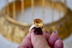 18K Yellow Gold Ring with Cushion-Cut Citrine and Brilliant-Cut Diamonds