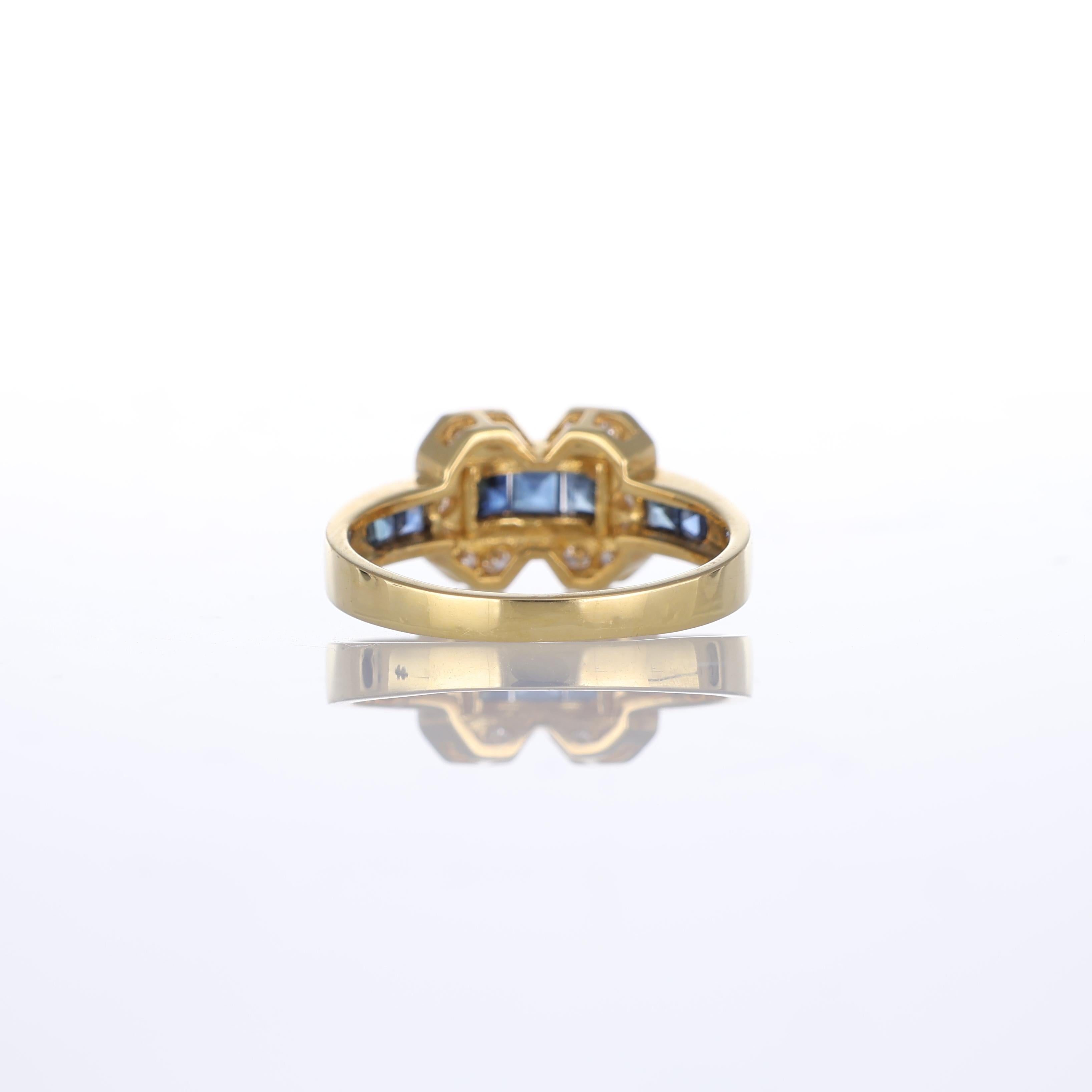Ring aus 18k Gelbgold mit Diamantpavé und Saphir-Akzenten für Damen oder Herren im Angebot