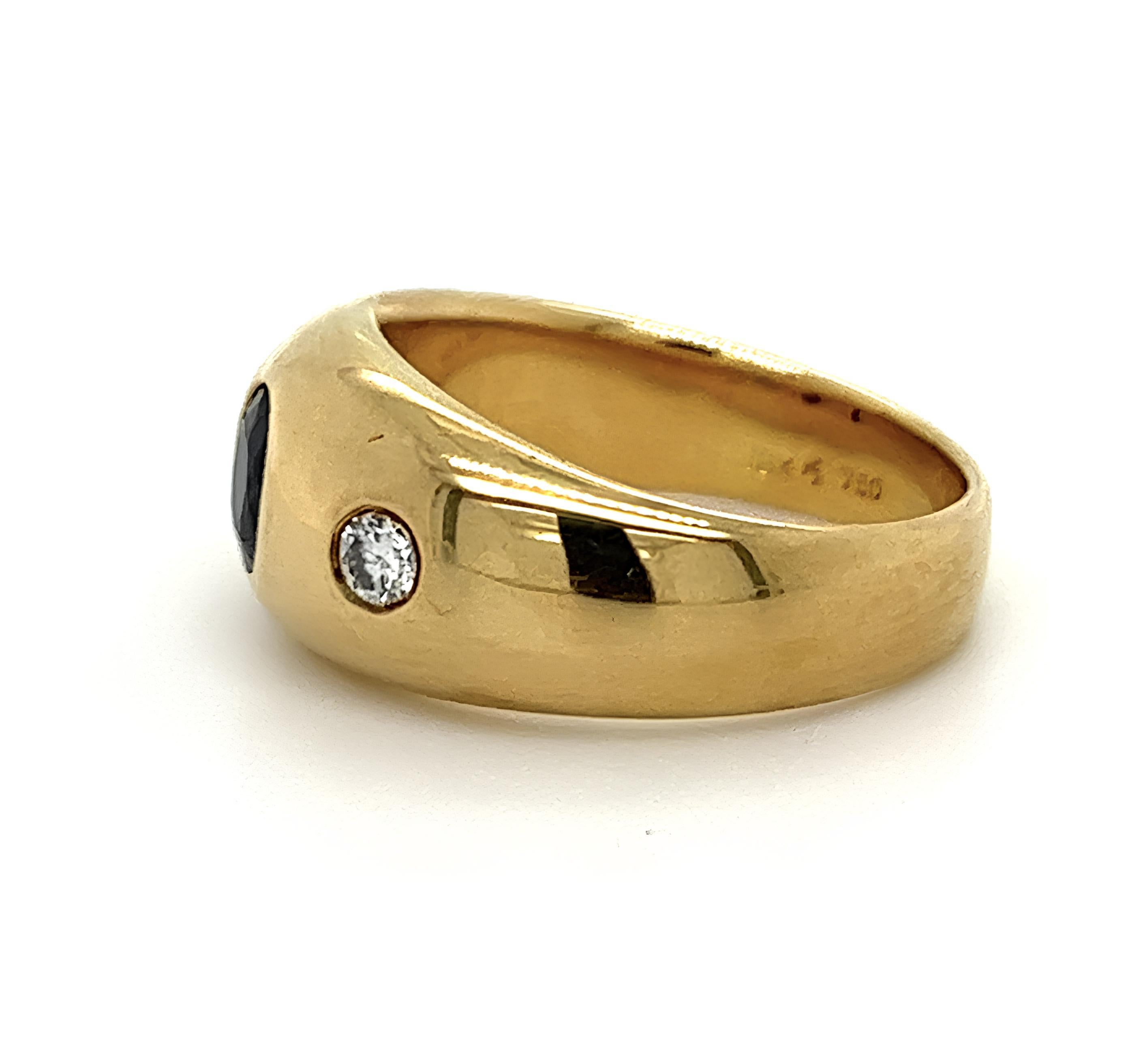 Round Cut 18K Yellow Gold Sapphire Ring with Diamonds For Sale