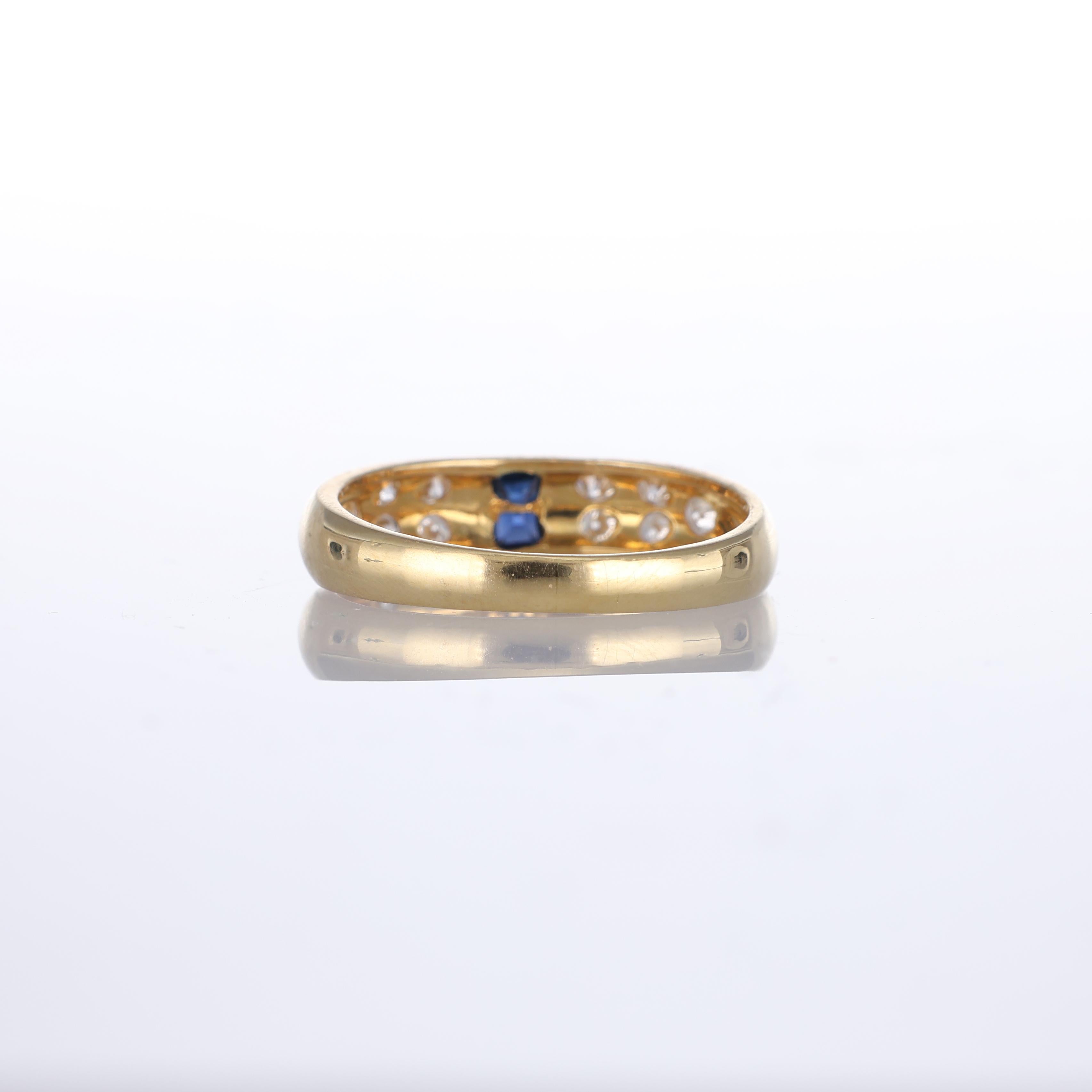 Bague en or jaune 18 carats avec diamants et saphirs Unisexe en vente