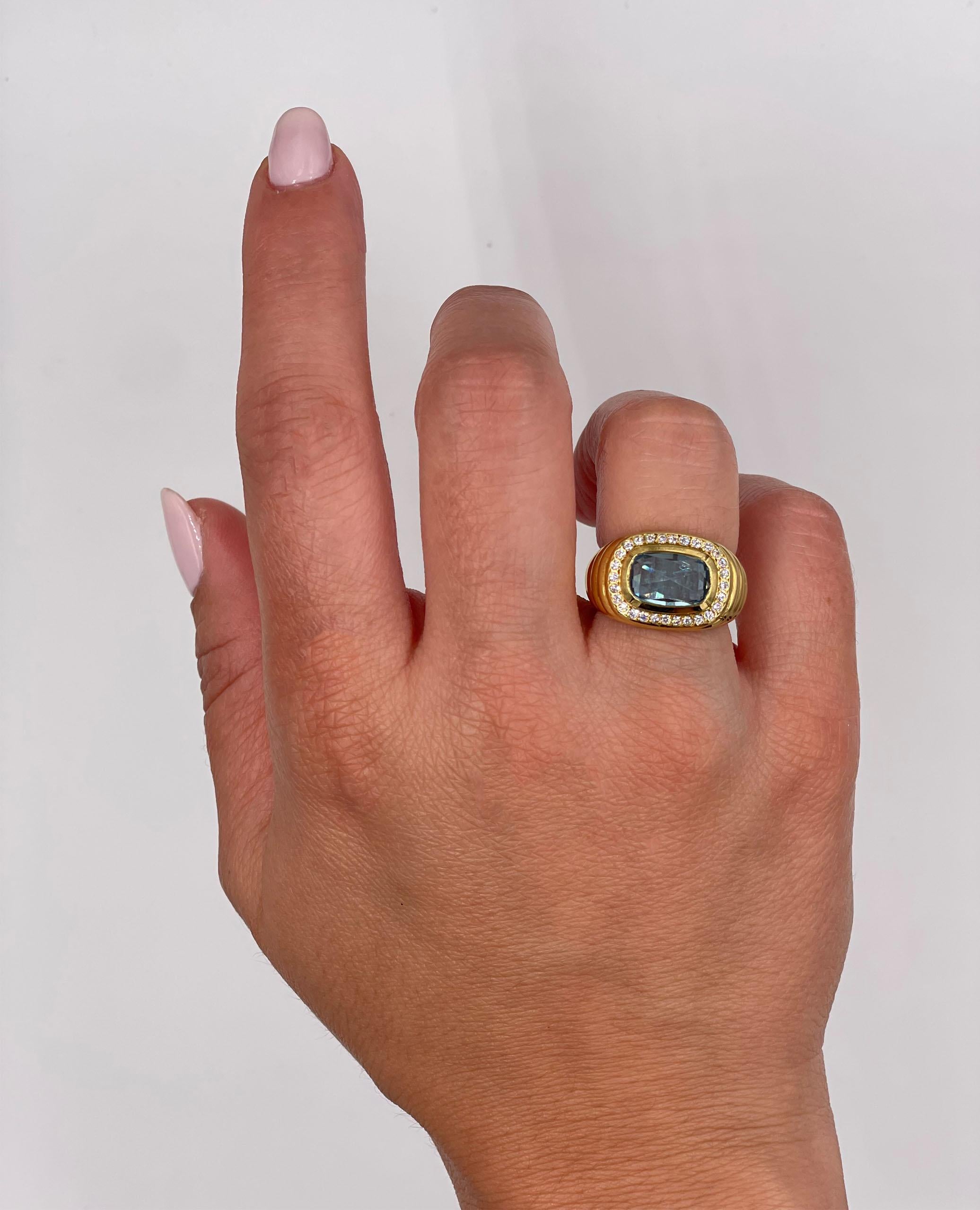 Women's or Men's 18K Yellow Gold Ring with Diamonds & Center Blue Topaz For Sale