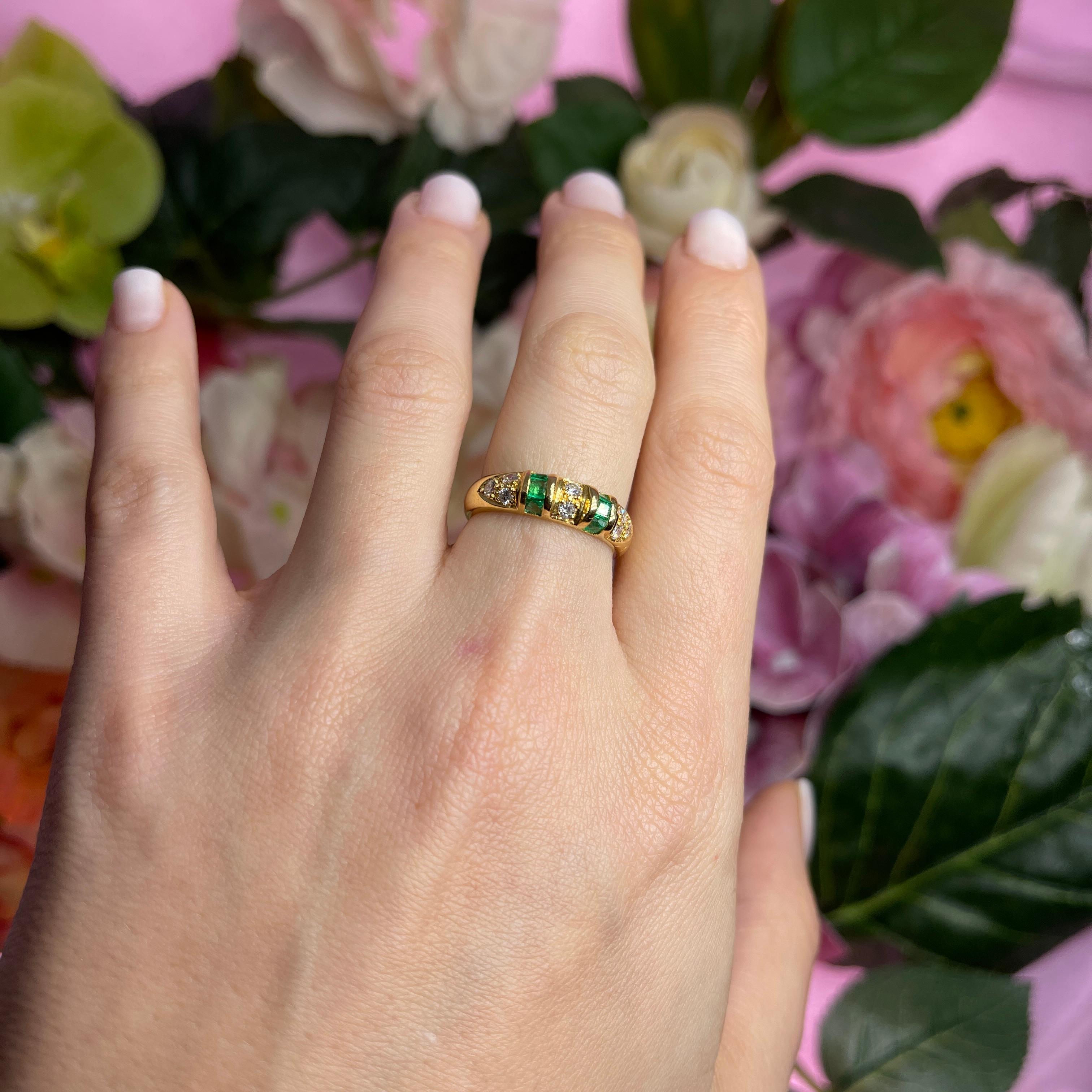 18k Yellow Gold Ring with Emerald Baguettes and Diamond Rows For Sale 3
