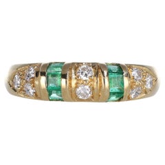 18k Yellow Gold Ring with Emerald Baguettes and Diamond Rows