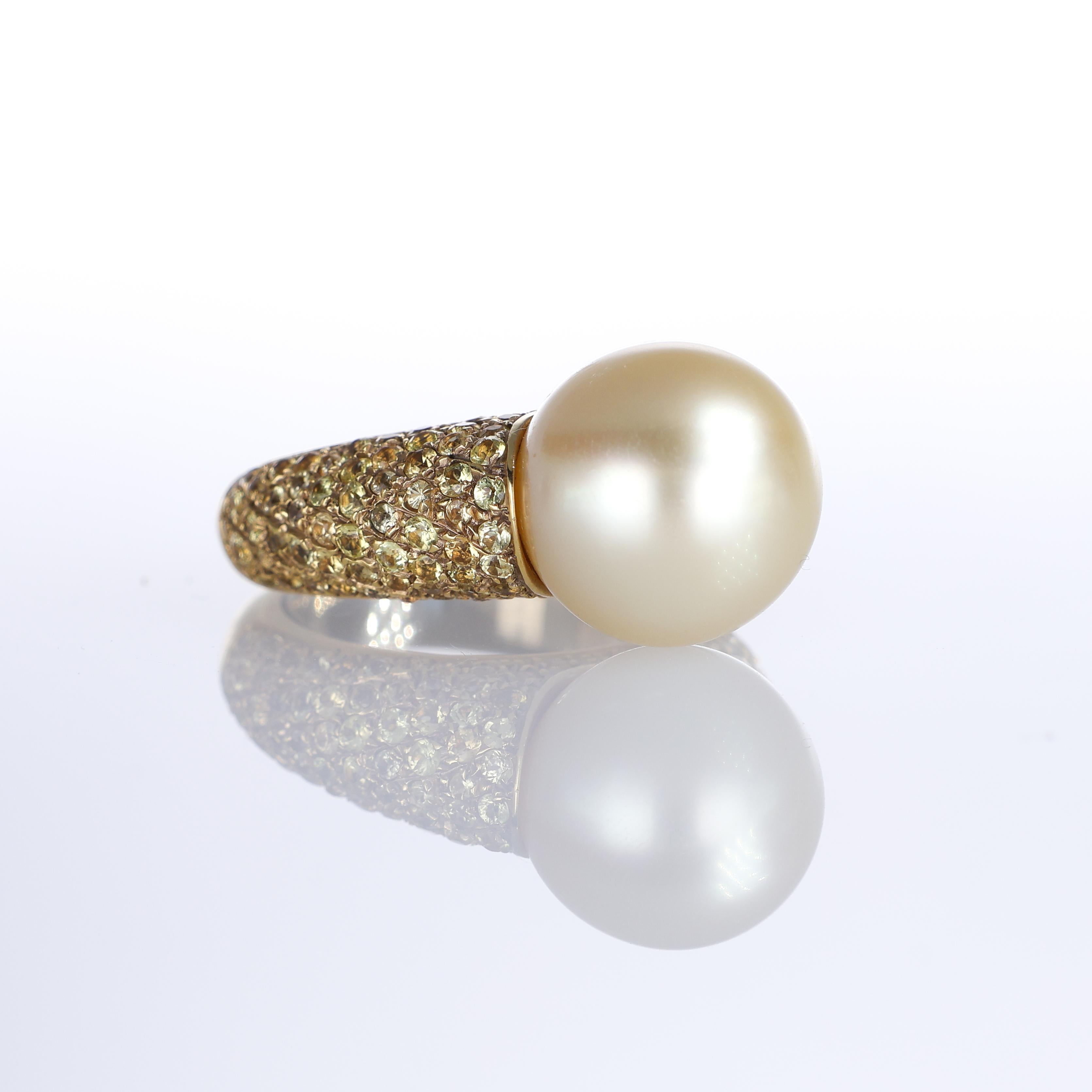 Brilliant Cut 18K Yellow Gold Ring with Golden Pearl and Yellow Sapphire Pavé For Sale