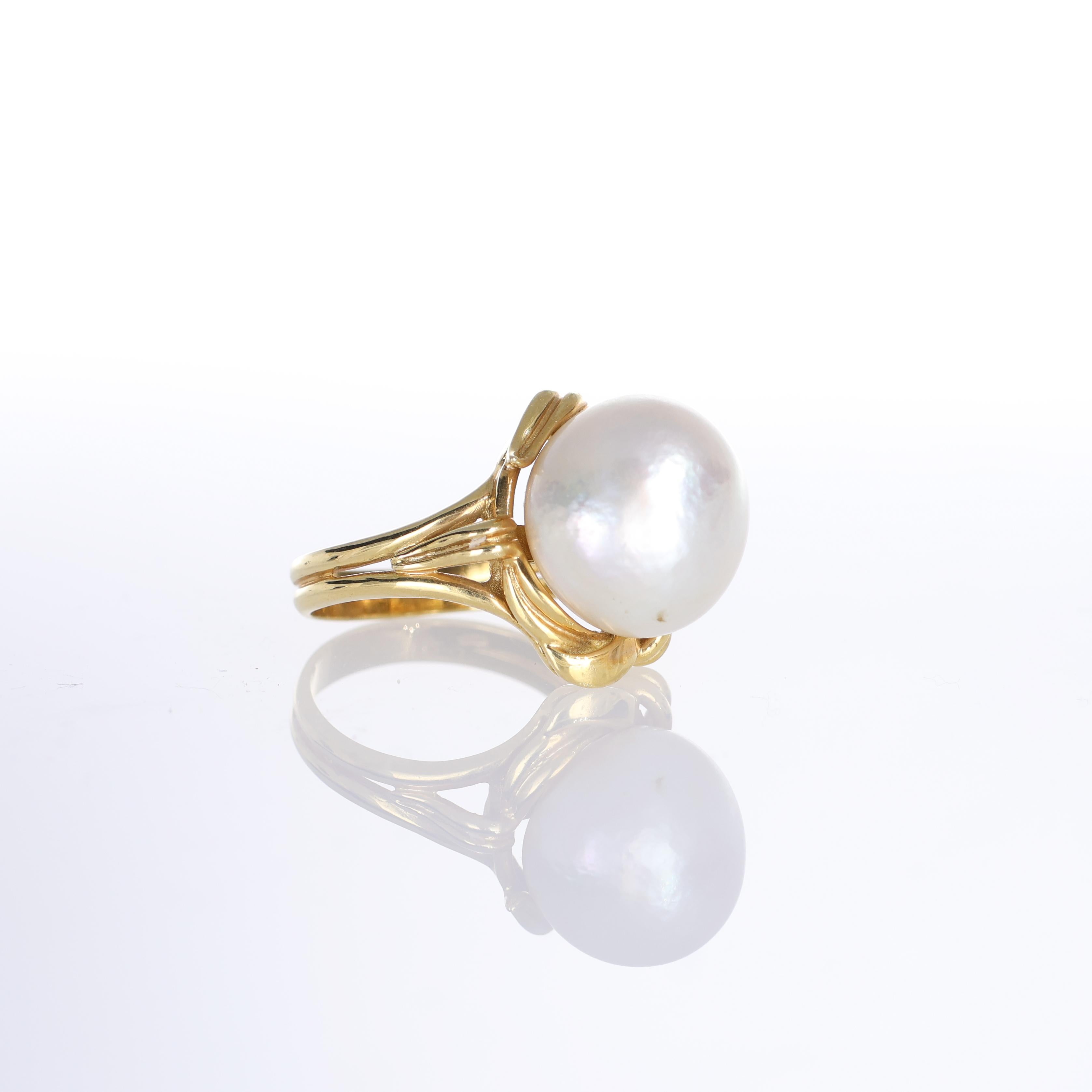 18K Yellow Gold Ring with Irregular Pearl For Sale 1