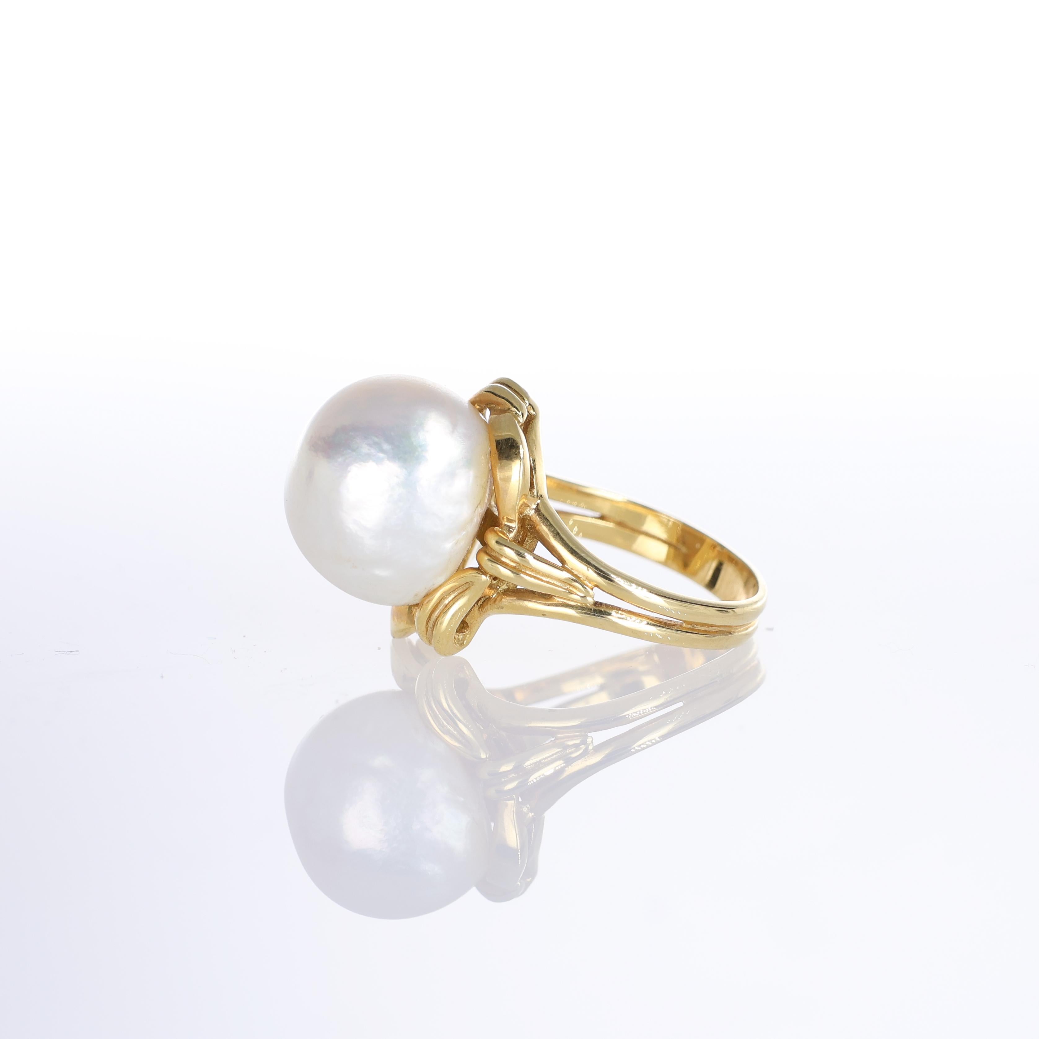 18K Yellow Gold Ring with Irregular Pearl For Sale 2