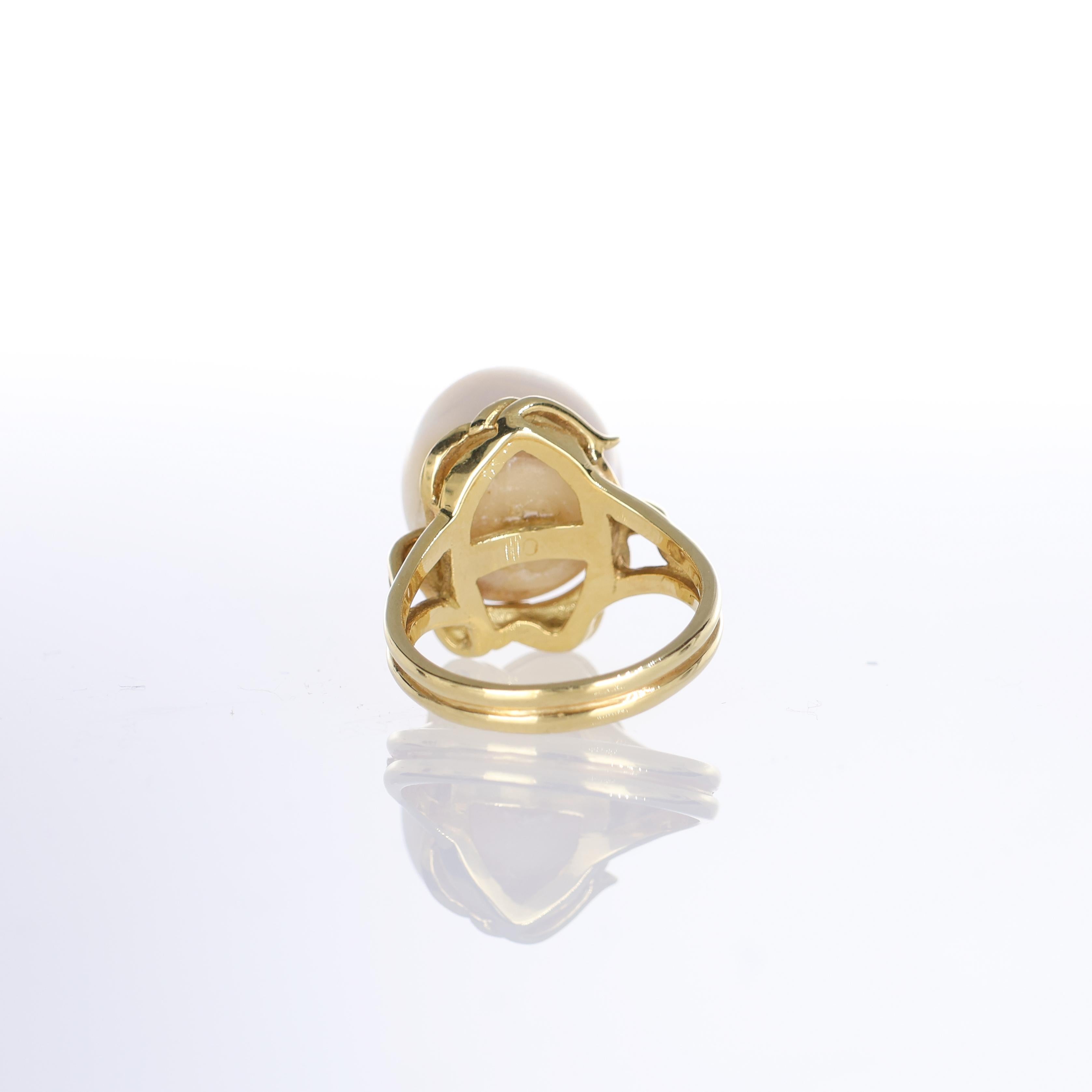 18K Yellow Gold Ring with Irregular Pearl For Sale 3
